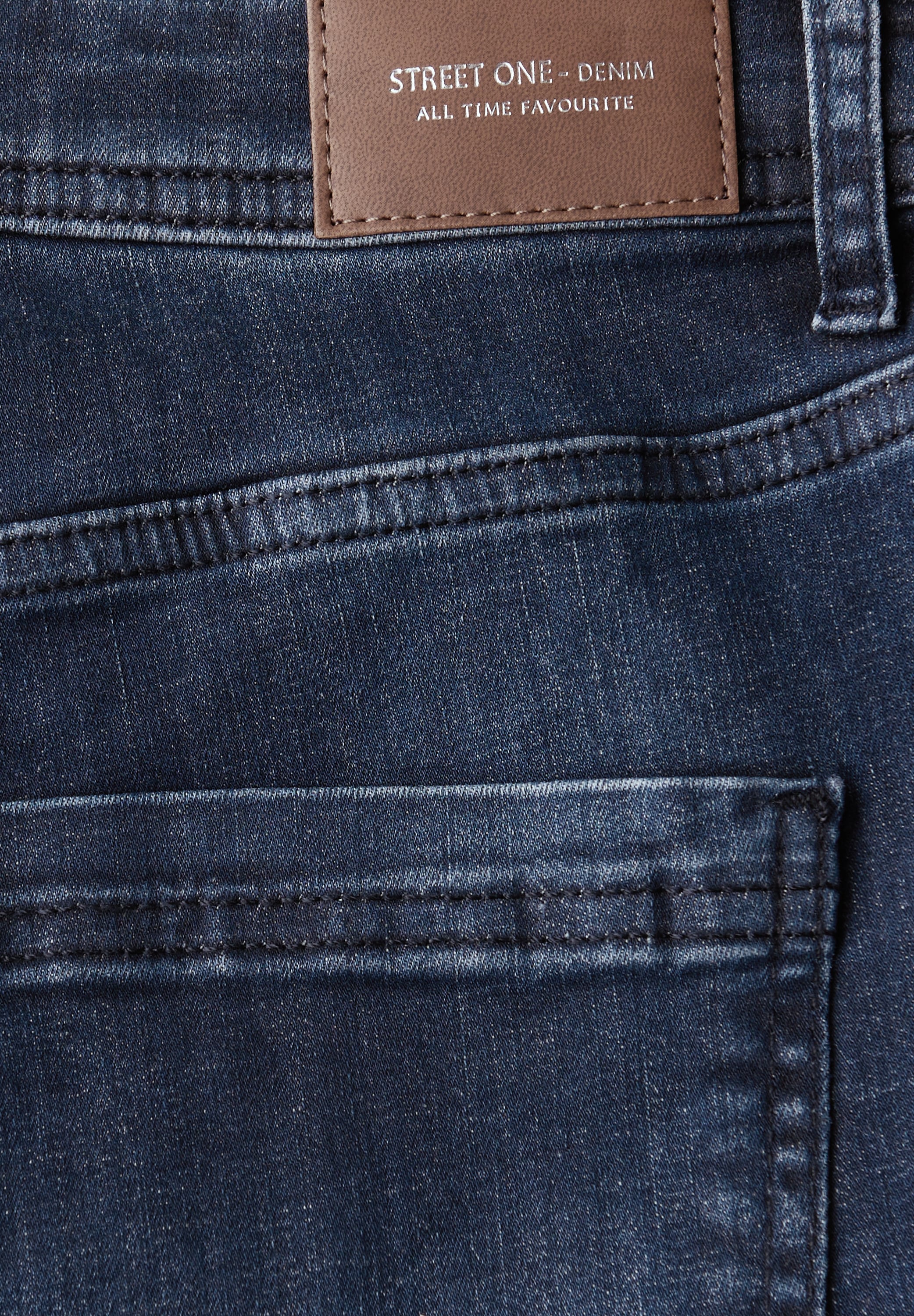 STREET ONE Slim-fit-Jeans »QR Style Bootcut« im 5-Pocket-Style und mit Stretch