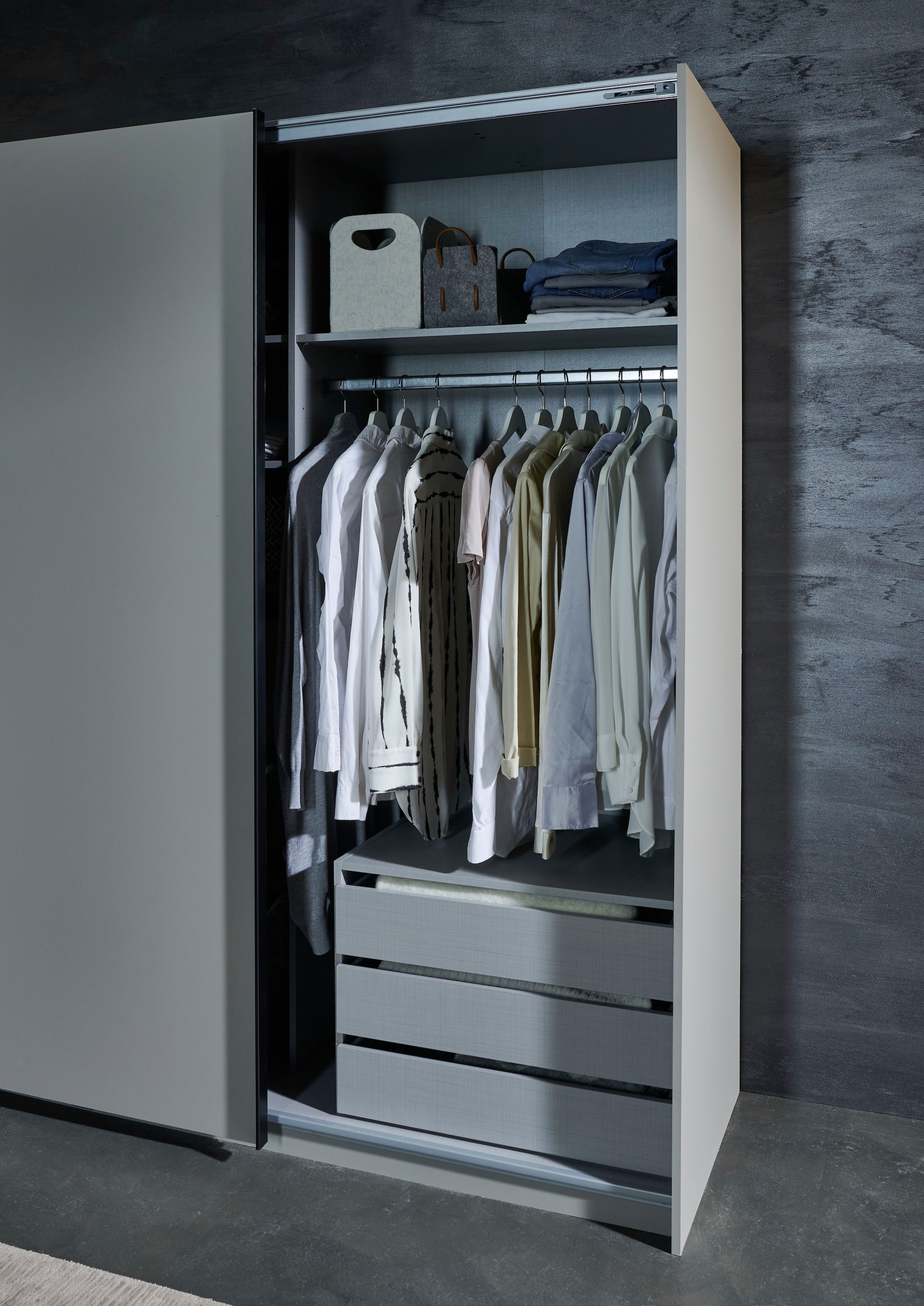 Wimex Armoire à portes coulissantes »Stade, B: 168cm, inkl. Spiegel und von aussen bedienbaren Schubladen« erhältlich in verschiedenen Farben