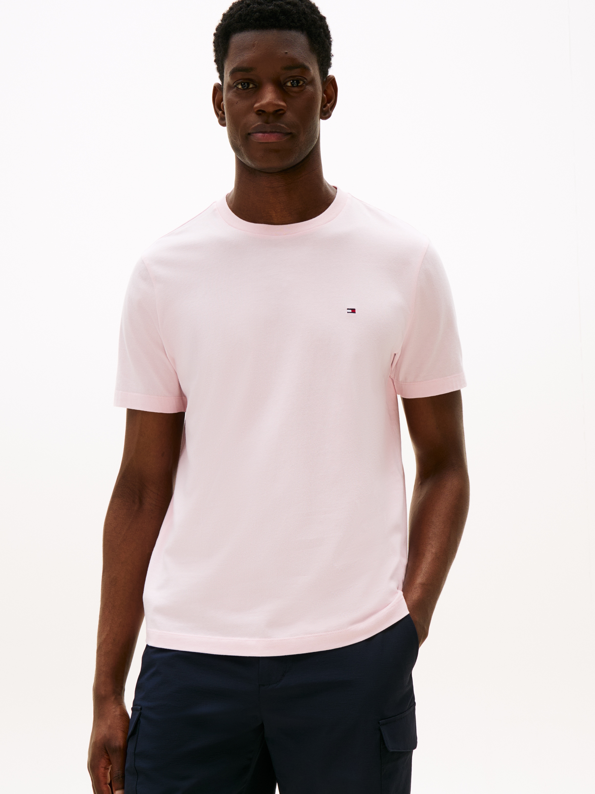 Tommy Hilfiger T-Shirt »ESSENTIAL REGULAR FIT SOLID  mit Stickerei« unifarben, casual, Baumwolle, Rundhals