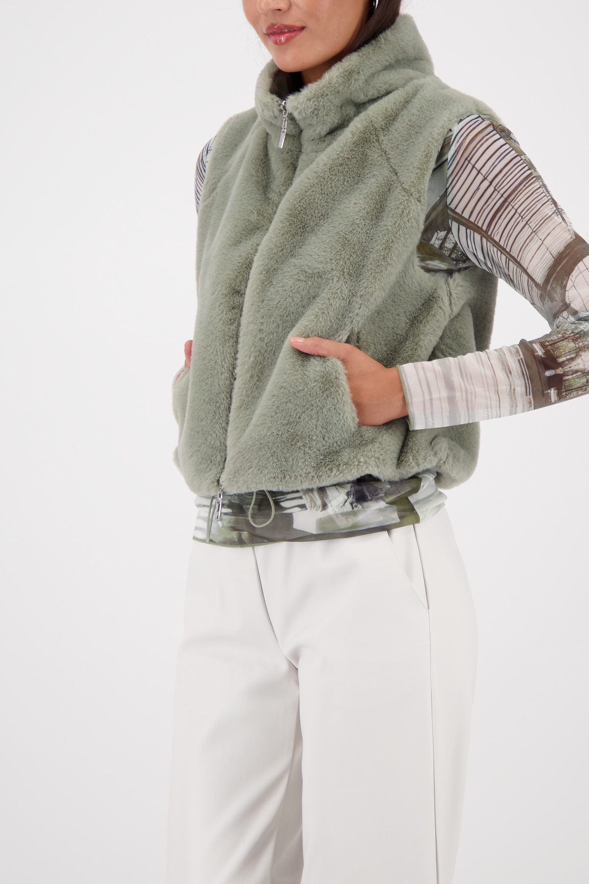 Monari Gilet en imitation fourrure »Weste fake fur« Regular fit, mit Rundhalsausschnitt