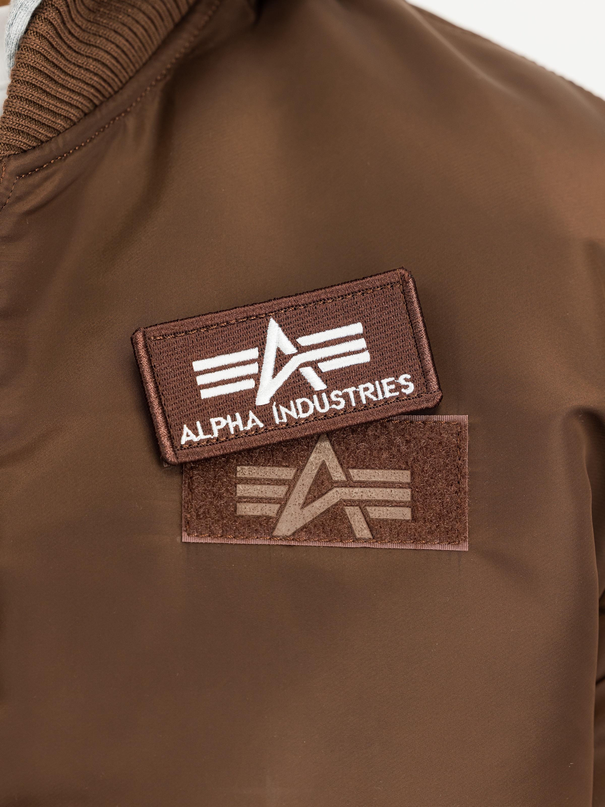 Alpha Industries Bomberjacke »MA-1 ZH Back Print« mit Kapuze Kunstfaser, slim fit
