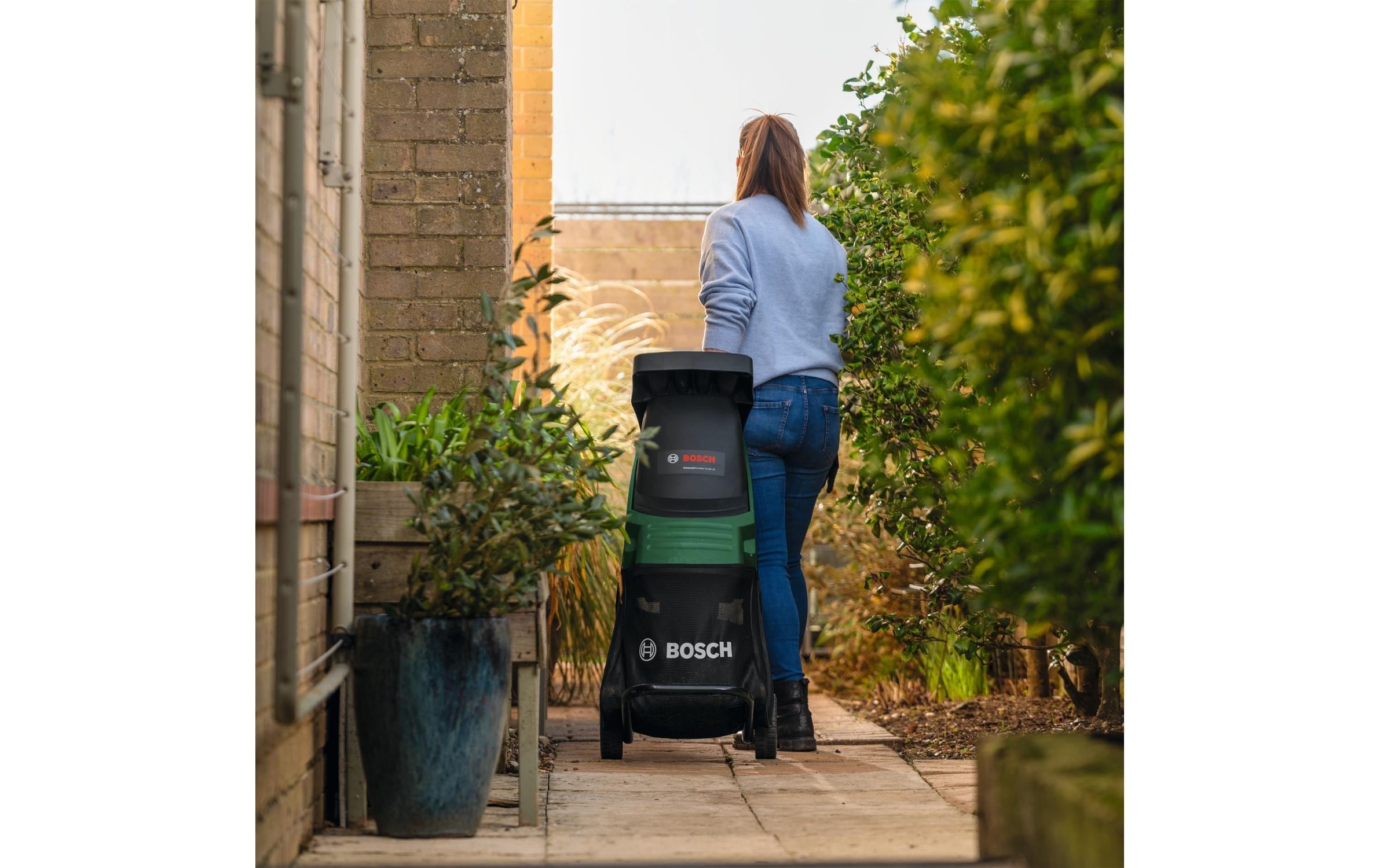 BOSCH Broyeurs de végétaux »UniversalShredder 2x18V-25« kraftvolle 36V-Leistung durch 2x 18V-Akku