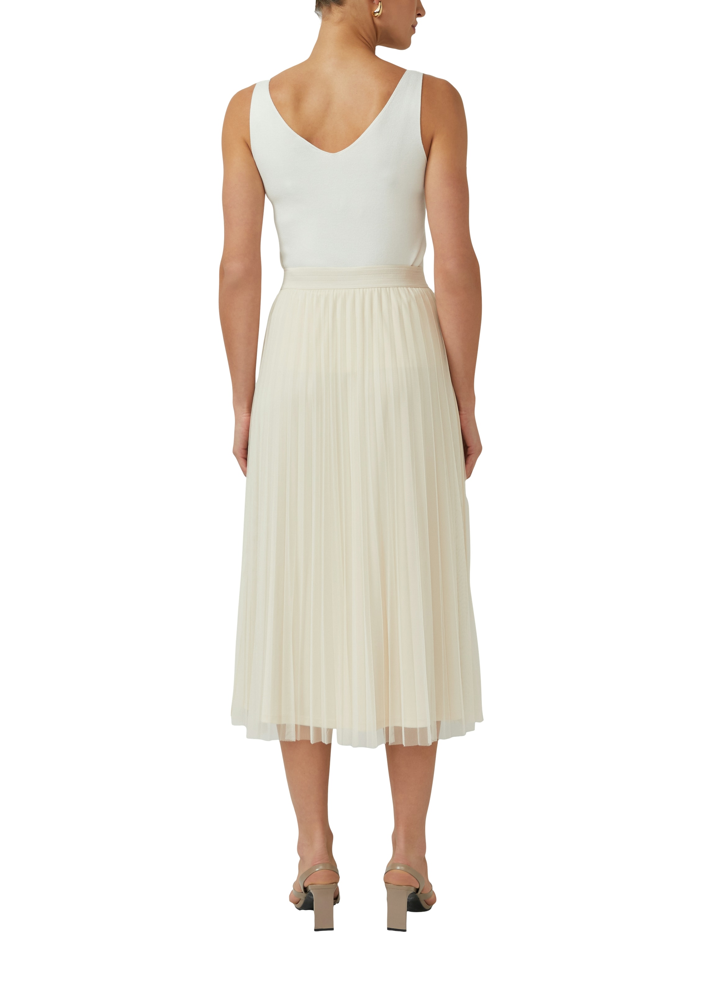 s.Oliver BLACK LABEL Top en tricot mit tiefen V-Ausschnitt hinten und vorn