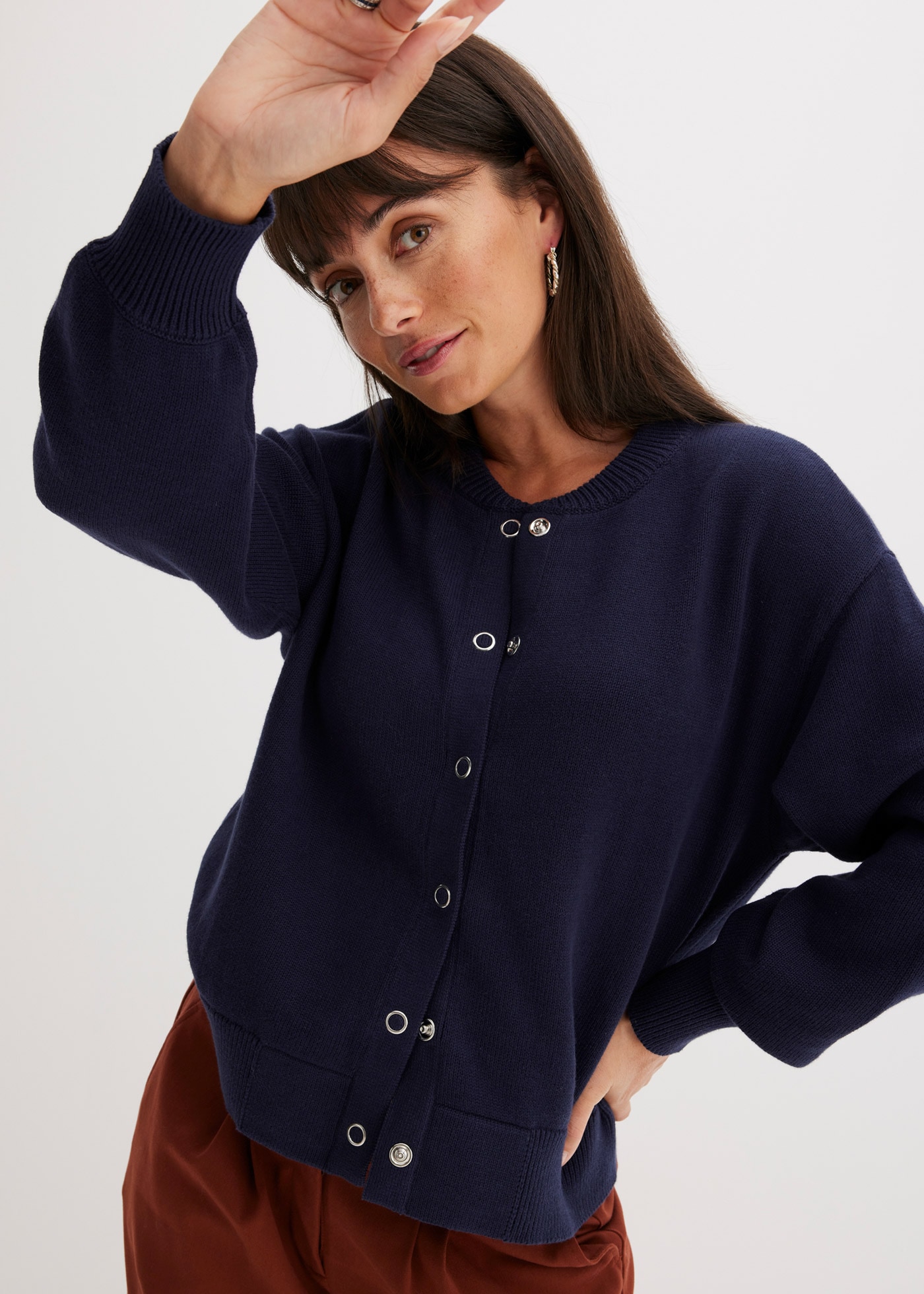 bonprix Strickjacke »Strickjacke aus reiner Baumwolle« Oversize Passform, mit Rippbündchen, aus Baumwolle, mit Knopfleiste