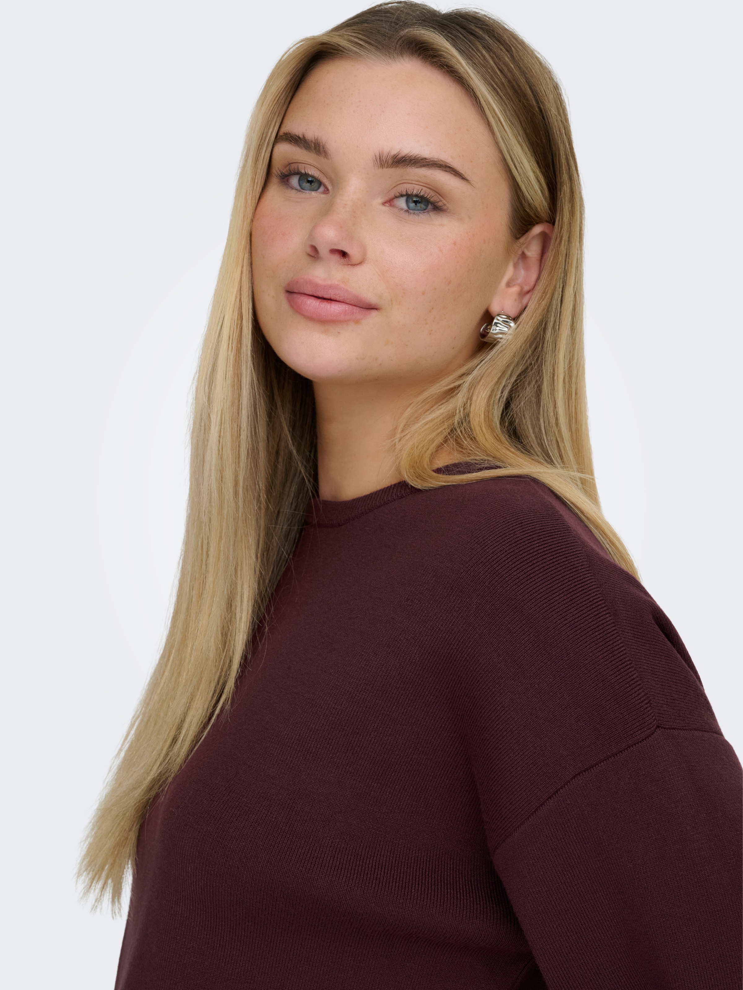 ONLY Pull à manches courtes »ONLSITERI SS LOOSE TIE O-NECK TOP CC KNT«