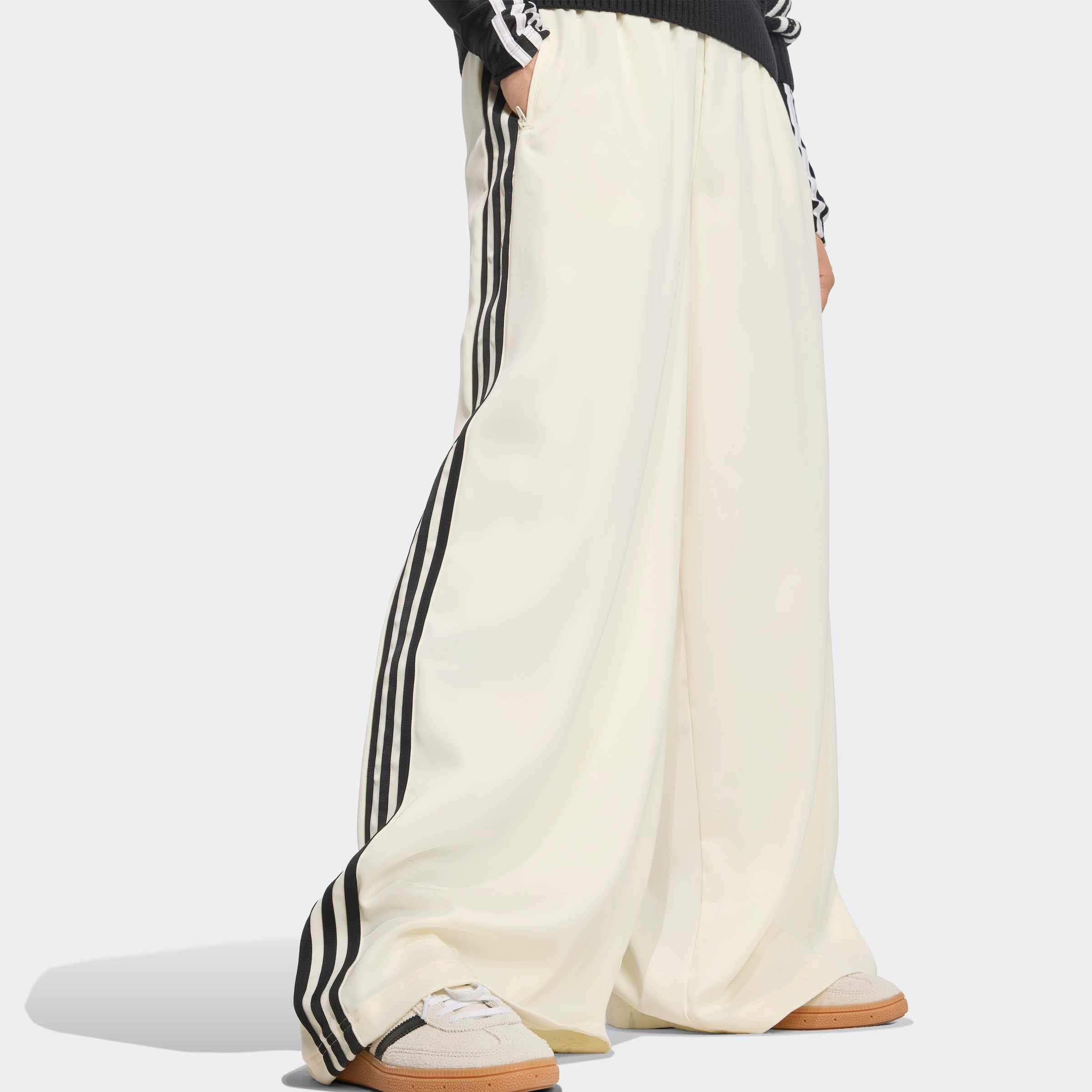adidas Originals Pantalon de sport »SATIN TP WL«  19 : coupe normale, style sportif, en polyester et élasthanne,