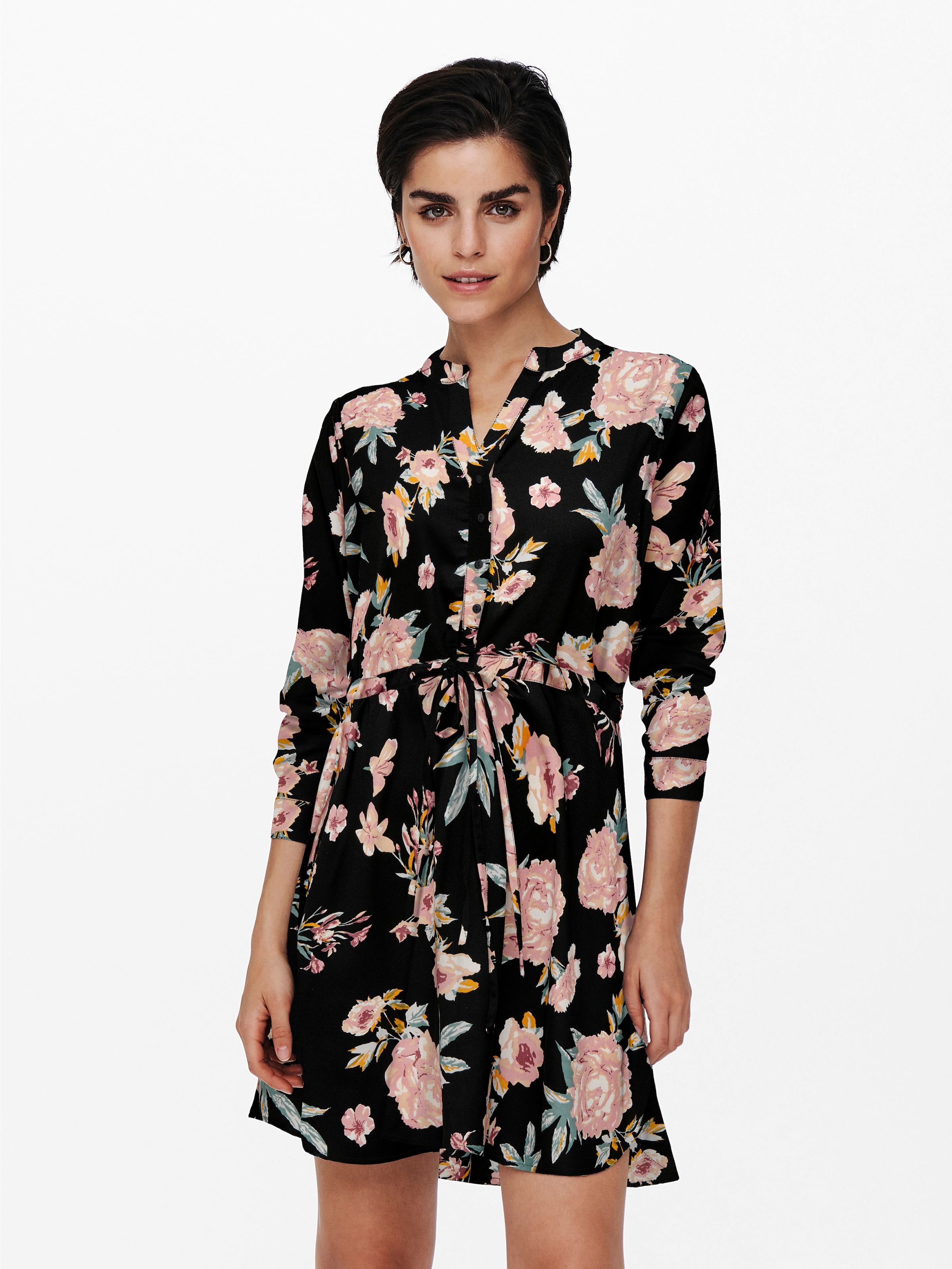 ONLY Robe imprimée »ONLCORY LIFE L/S V-NECK TUNIC WVN NOOS« Robe d'été avec ceinture à la taille