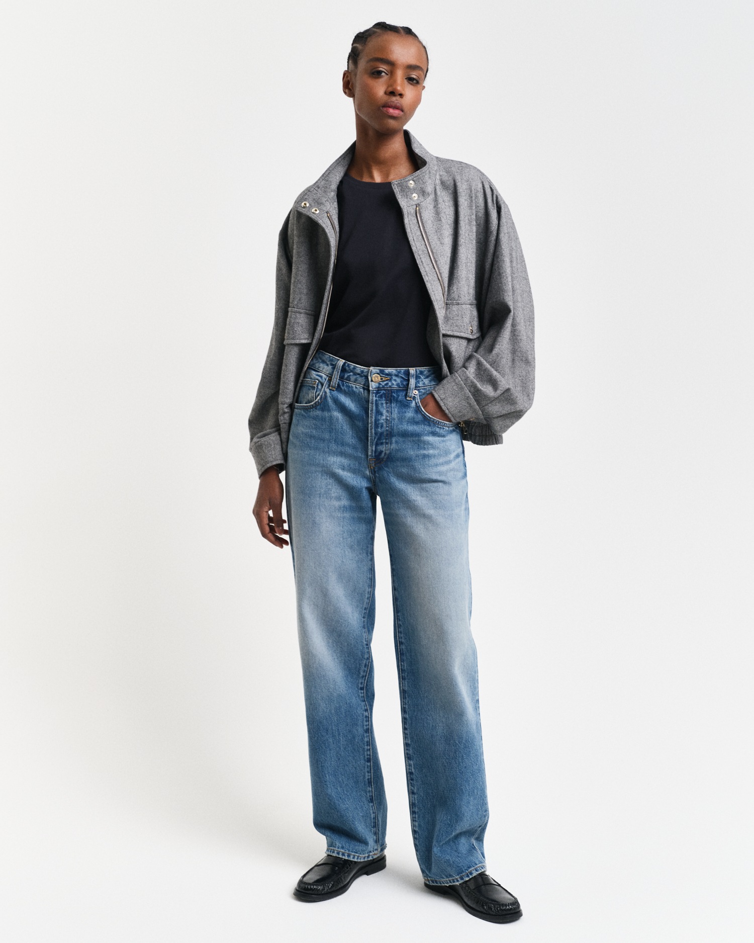 Gant T-Shirt »REG SHIELD KA T-SHIRT« mit einer kleinen aufgestickten Wappen-Grafik auf der Brust