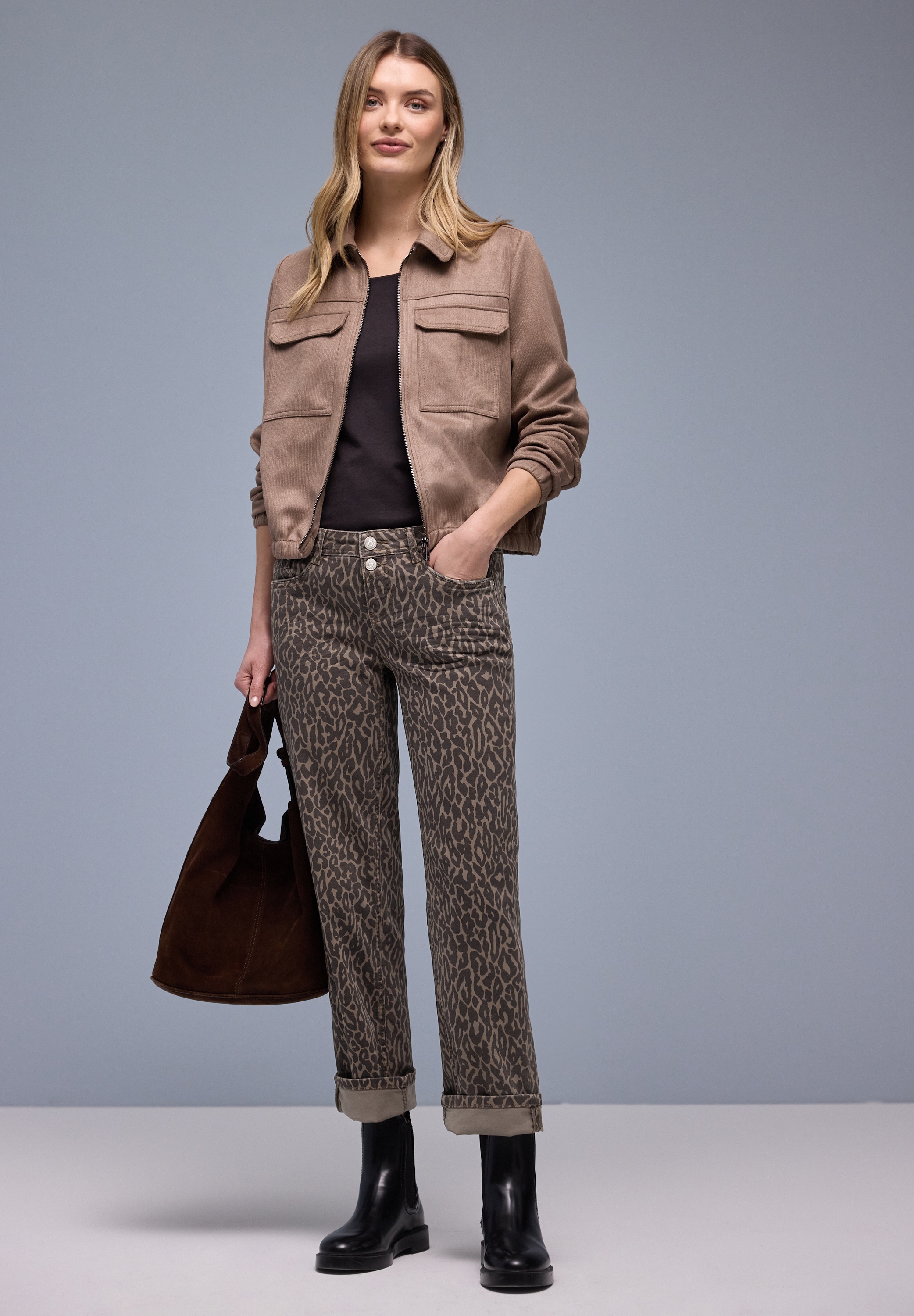 STREET ONE Jeans droit »Style Amalia« im Leo-Look
