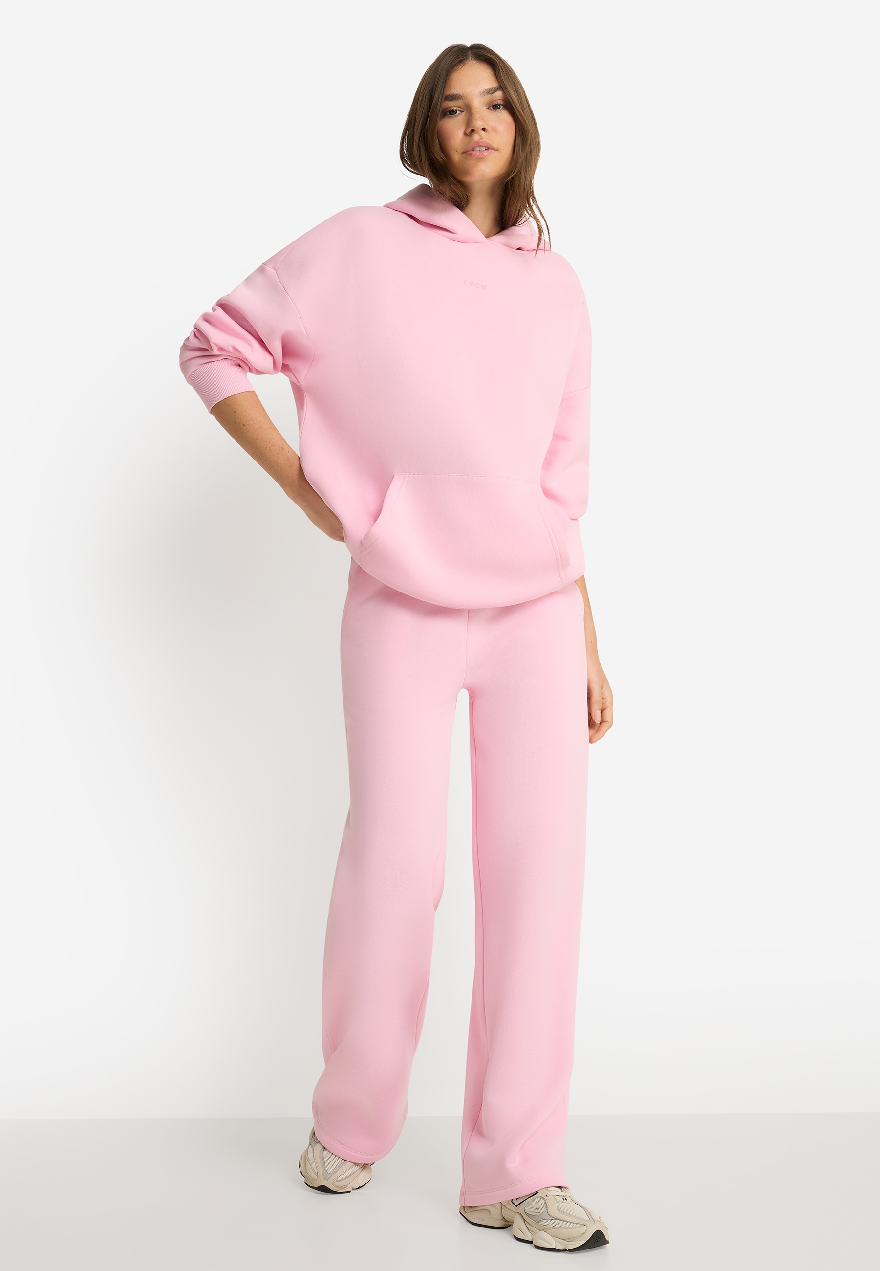 LSCN by LASCANA Hoodie , mit aufgesetzter Kängurutasche
