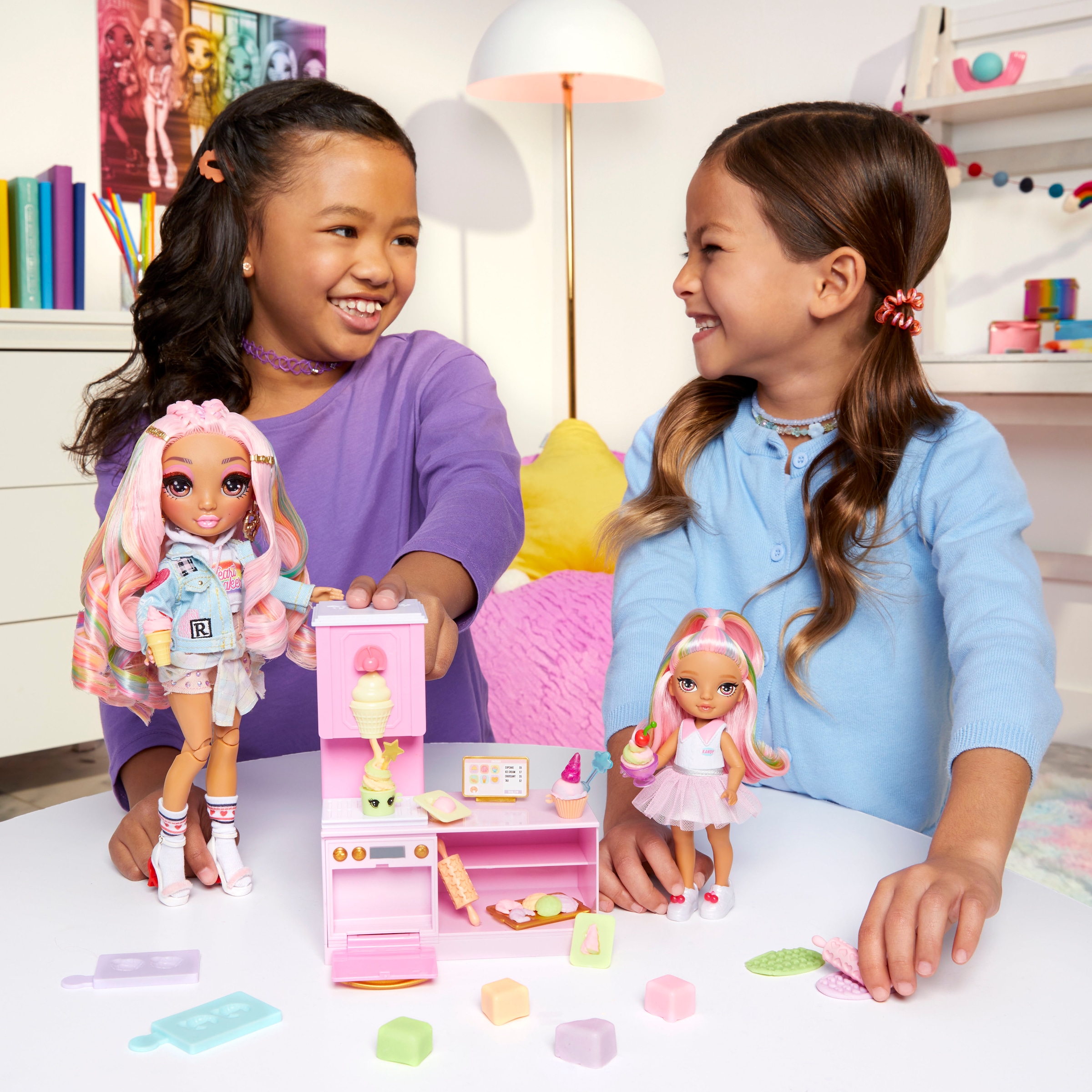 RAINBOW HIGH Minipuppe »Rainbow High Little Dessert Shop with Kandy Playset«