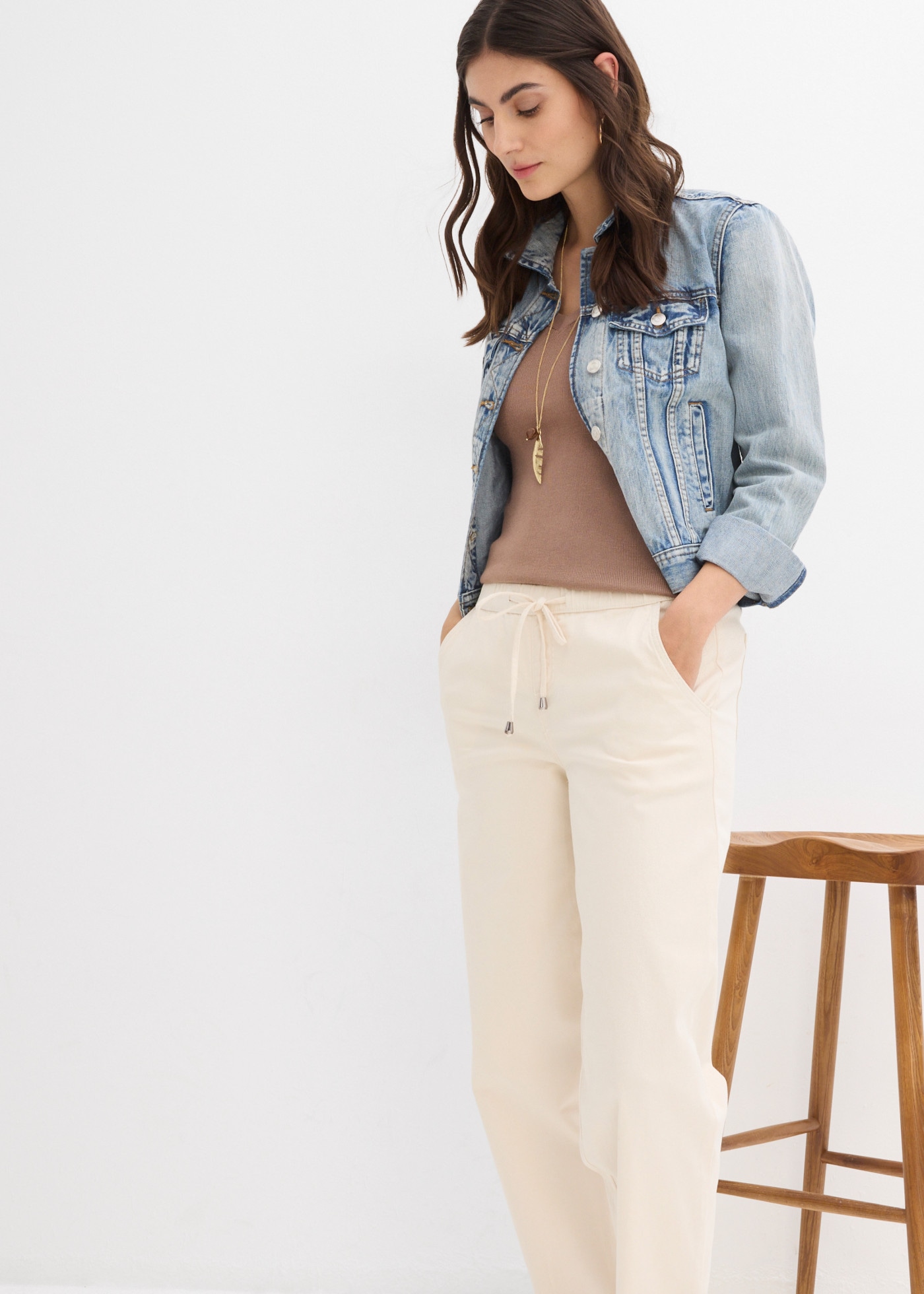 bonprix Jeans loose fit 1 forme baril, avec ceinture élastique, avec élasthanne