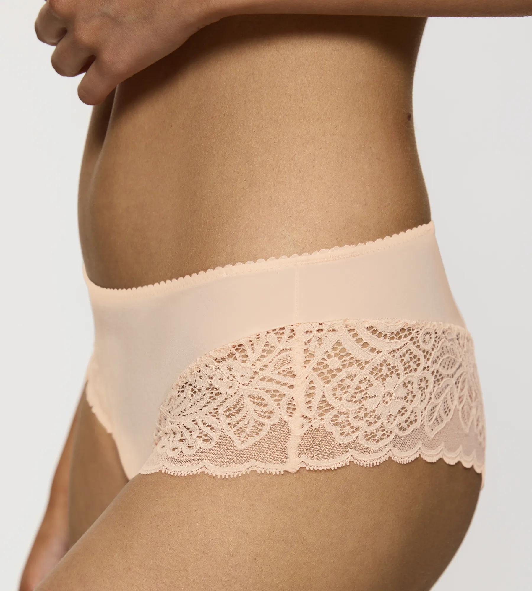 Triumph Hipster »Amourette Spotlight X« florale Spitzendetails, gewellte Abschlüsse