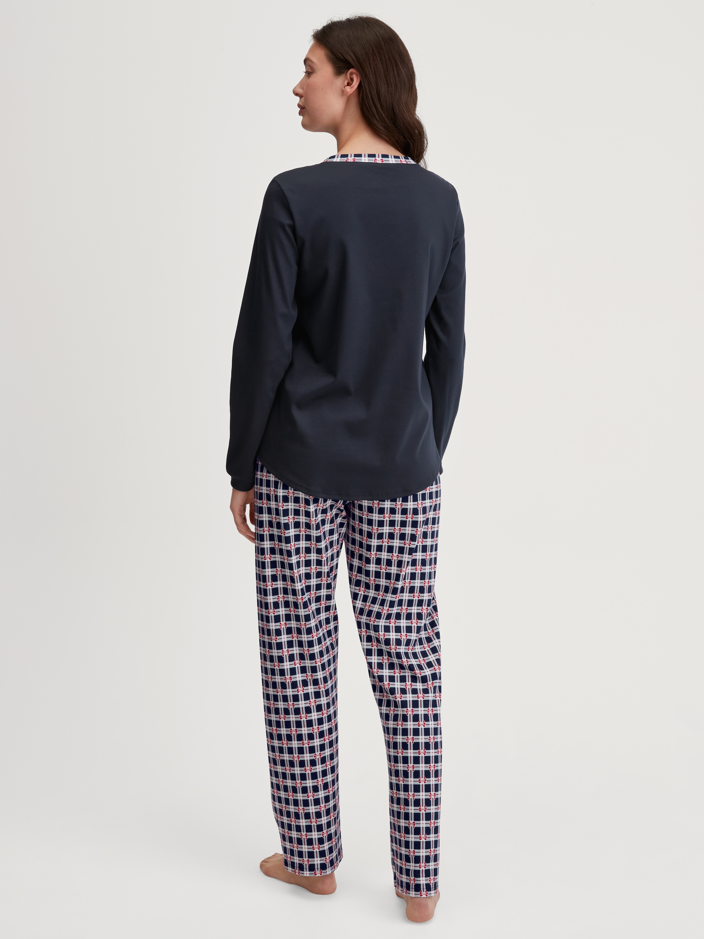 CALIDA Pyjama »Family & Friends« 2 pièces Knopfleiste, Pure Cotton, Langarm, Serafino-Ausschnitt, weich