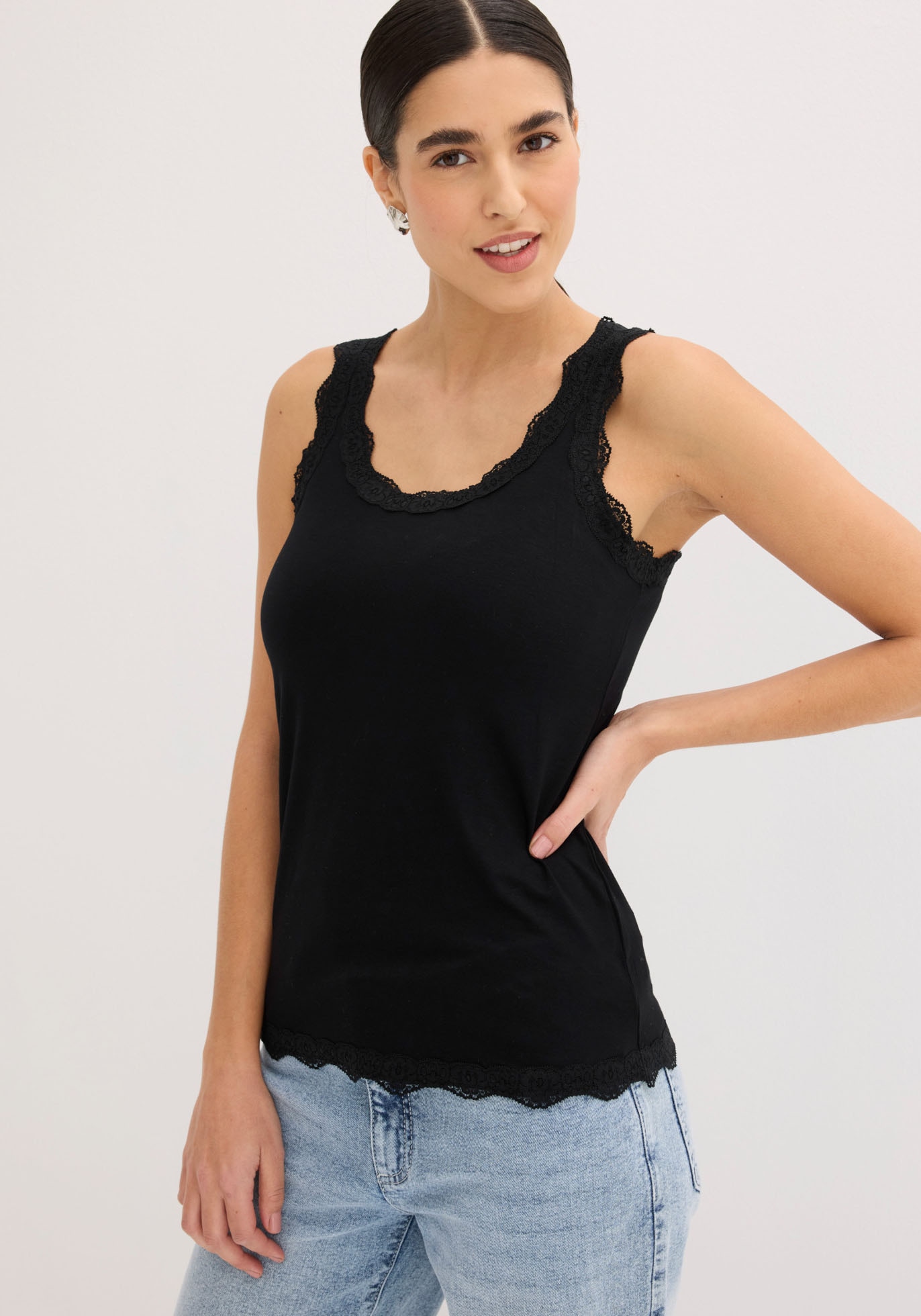 bonprix Haut de chemise Paquet, 2 cuis schmale Passform, mit dekorativer Spitze, aus Viskose-Mix