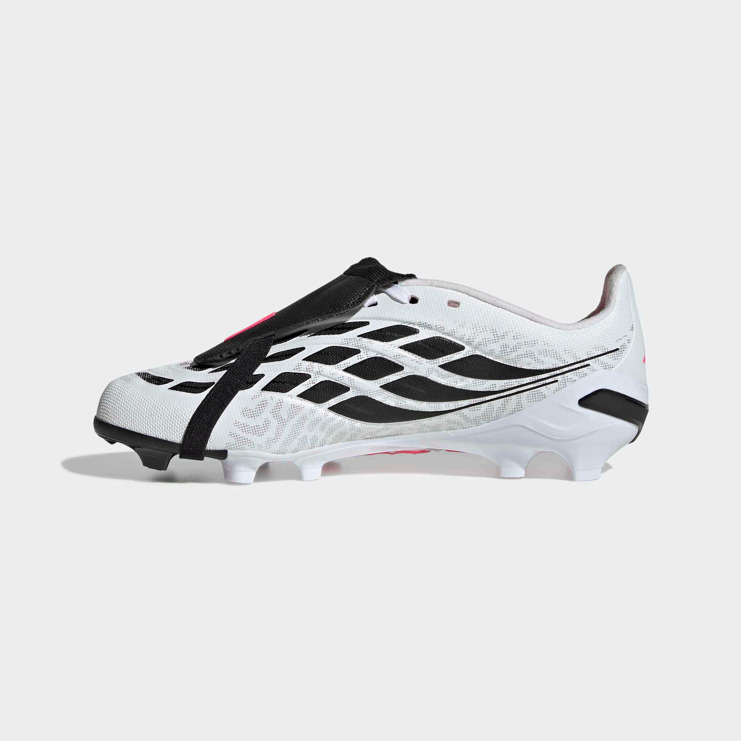 adidas Performance Chaussure de football »PREDATOR LEAGUE KIDS , FESTE BÖDEN, UMSCHLAGBARE ZUNGE«  pour gazon et surfaces dures, jeunes & enfants, porté lors de la Coupe du Monde