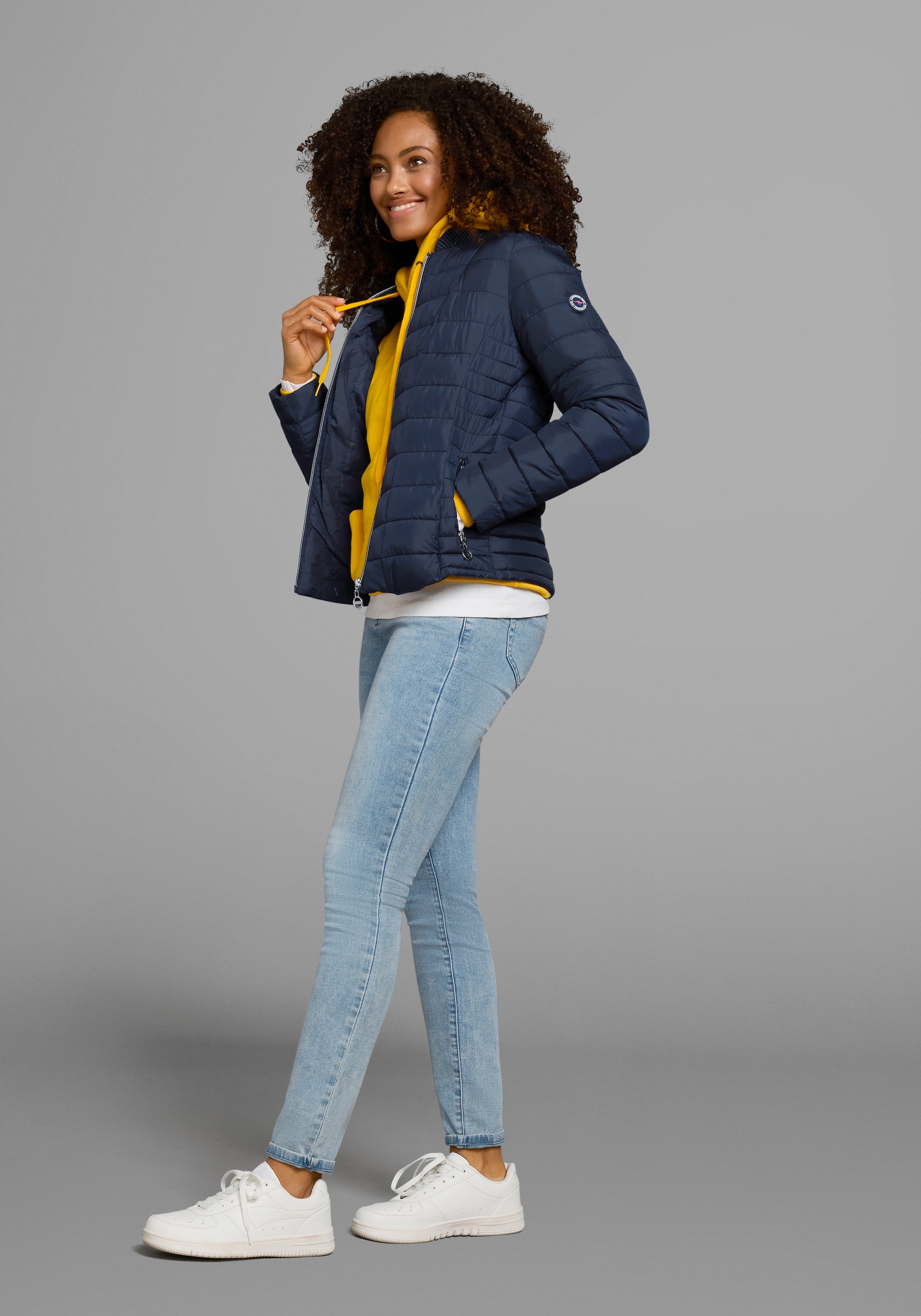 KangaROOS Veste matelassée figurbetonter Schnitt,  hüftlange Passform