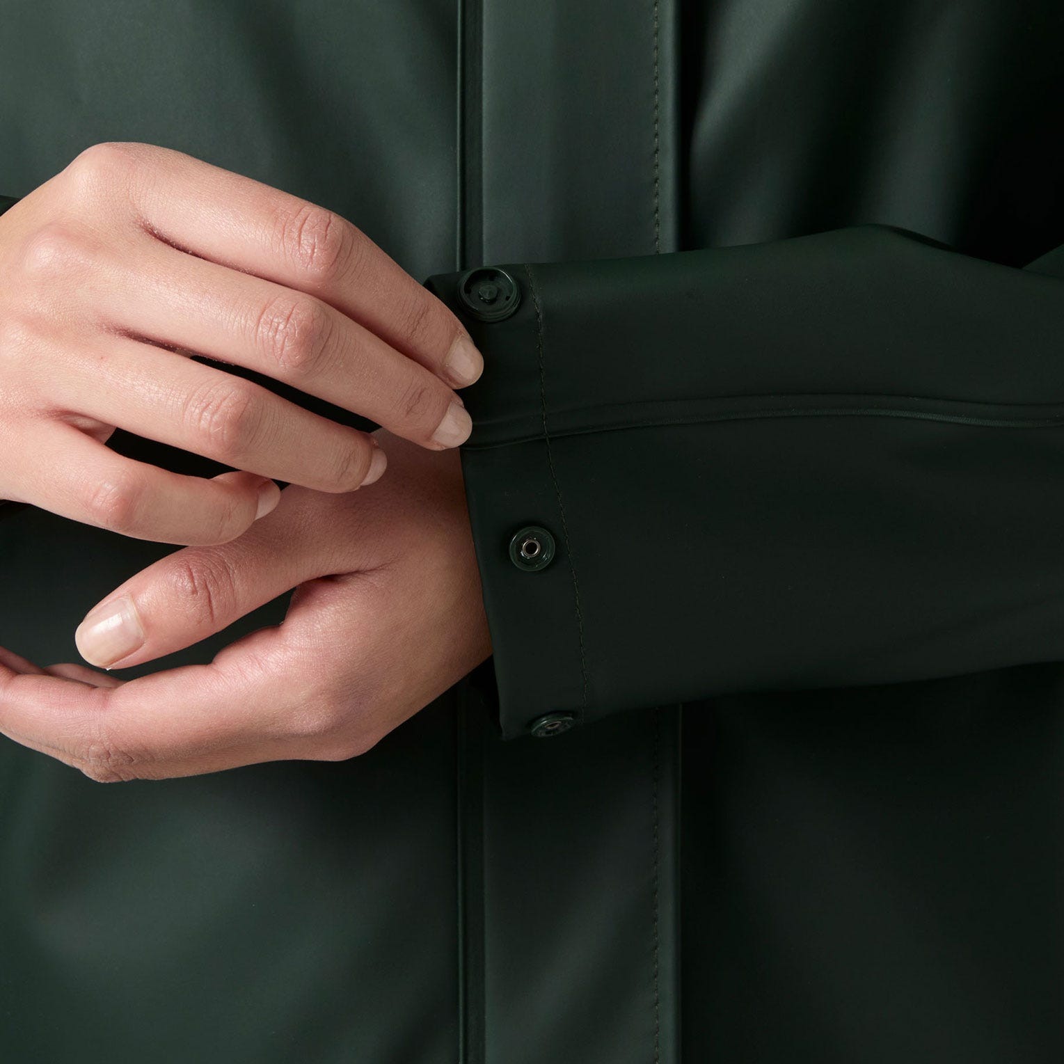 Helly Hansen Regenjacke »W MOSS JACKET« mit Kapuze sportlich, aus PU-Gewebe, wasserdicht, winddicht, mit Kapuze