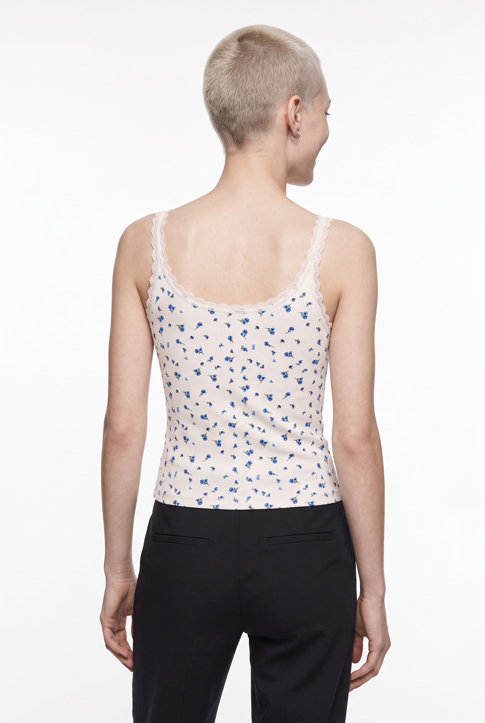ONLY Top à bretelles »ONLFENJA LACE TANK TOP BOX JRS« mélange de coton, stretch, coupe régulière
