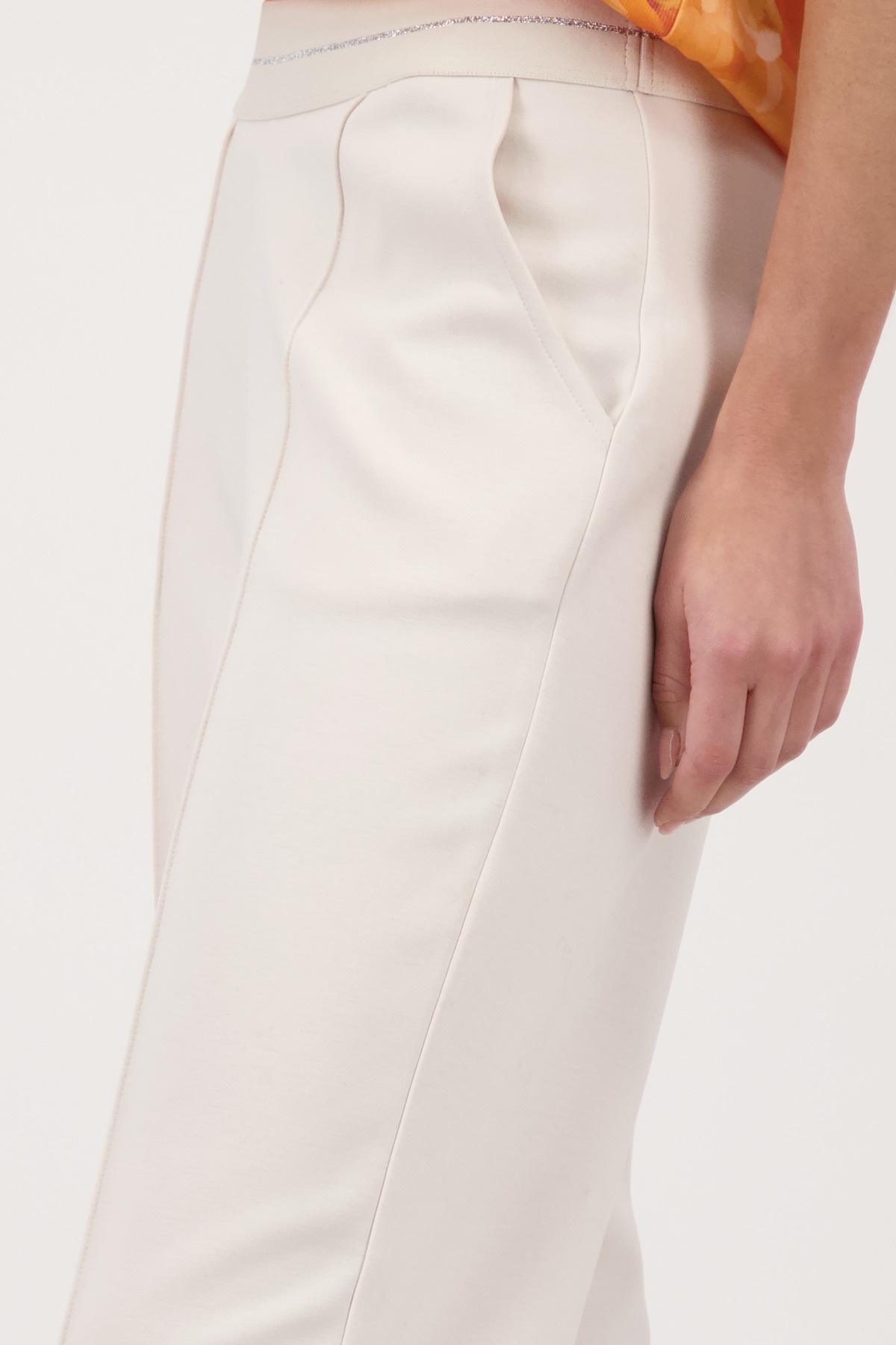 Monari Pantalon de jogging »Basic Lurex«  elastischer Bund mit Glitzerstreifen, Straight Fit