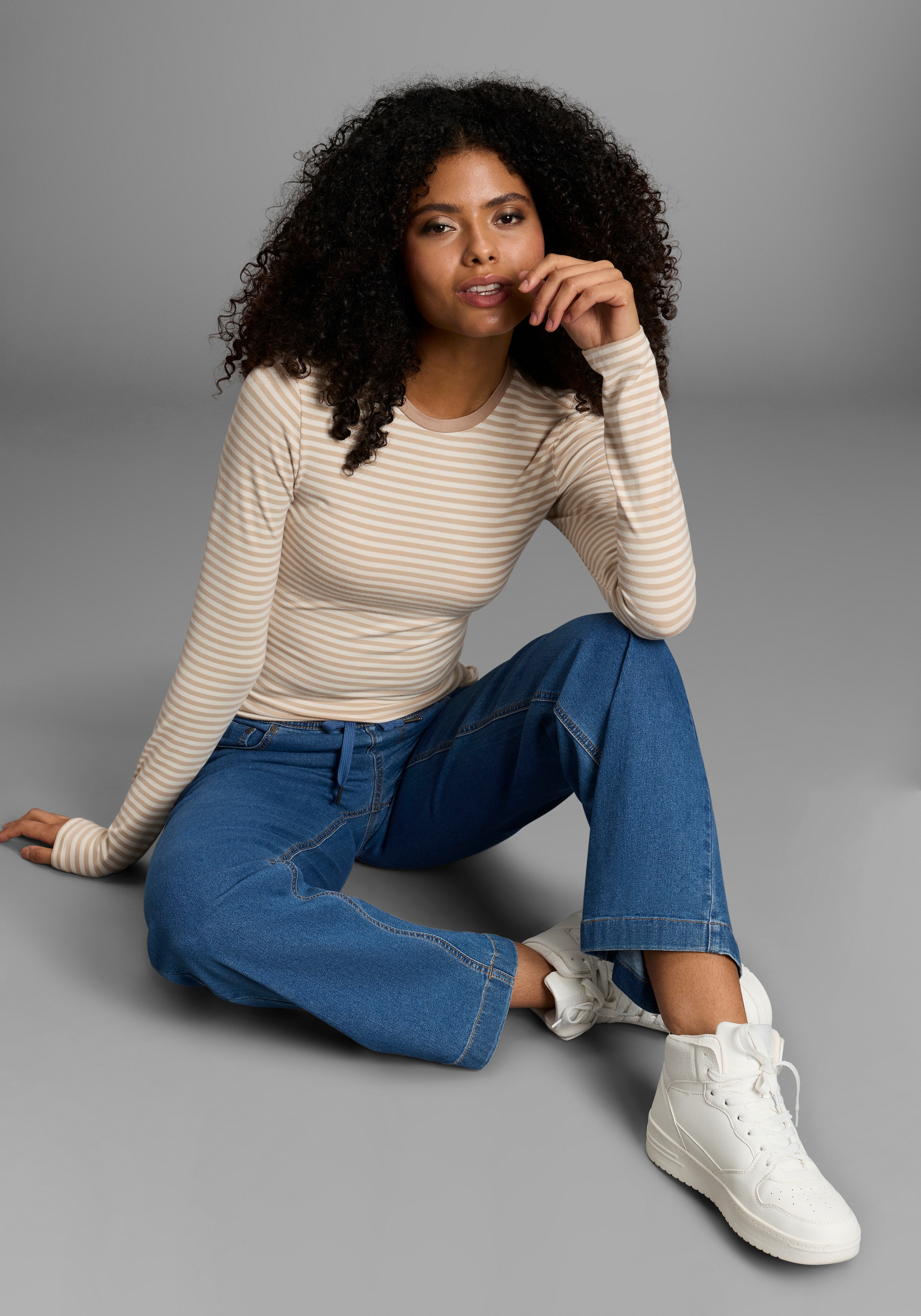 Flashlights T-shirt à manches longues hüftlange Schnittform, mit Rundhalsausschnitt, gestreifte Optik