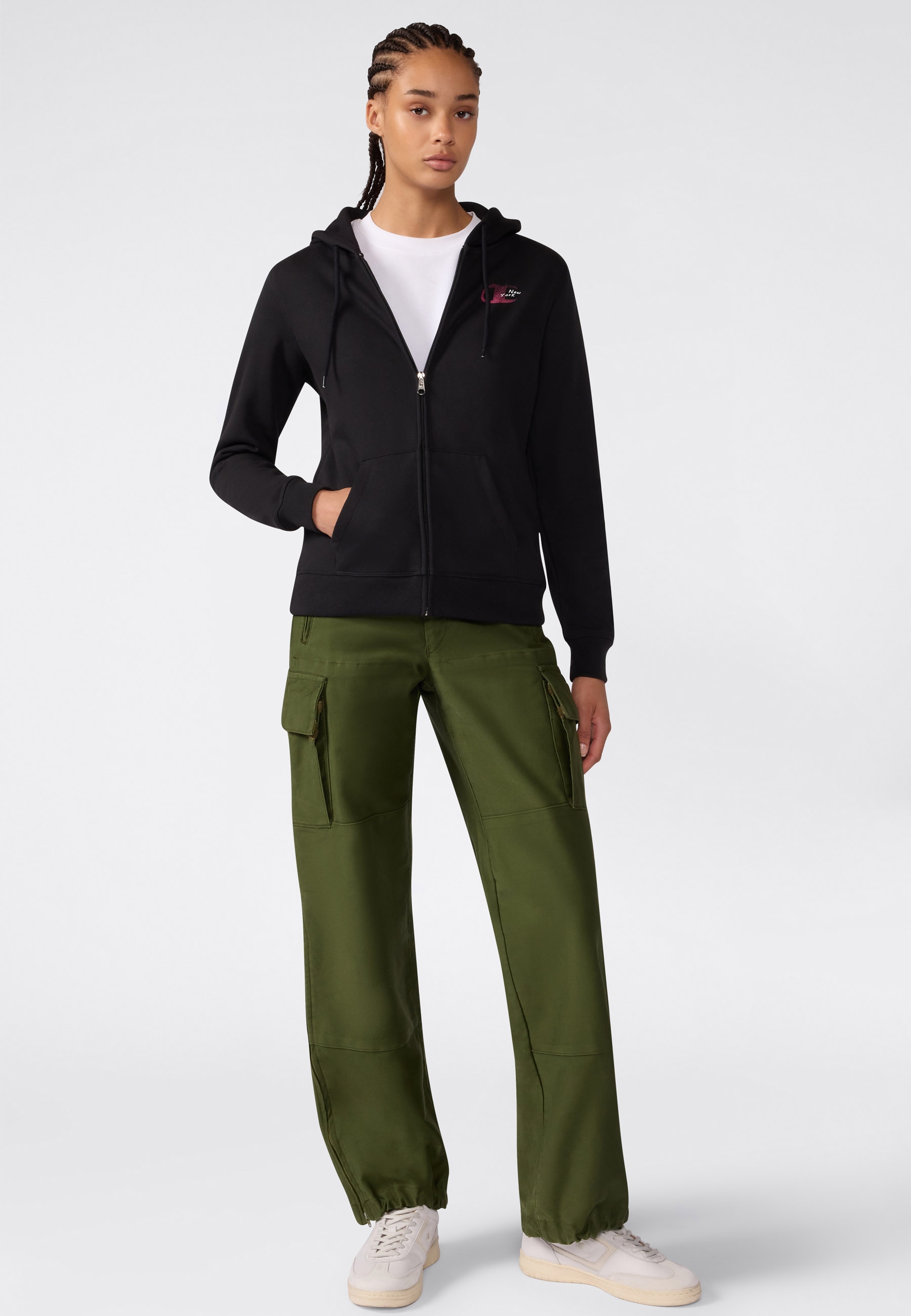 Champion Sweat à capuche »SPORTWEAR ZIP-UP HOODIE Slim Fit« avec fermeture éclair intégrale, coupe près du corps