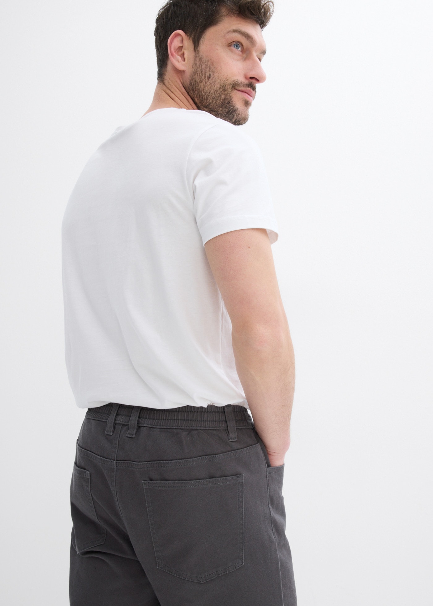 bonprix Pantalon à enfiler  en qualité stretch, avec taille élastique, coupe régulière, style décontracté
