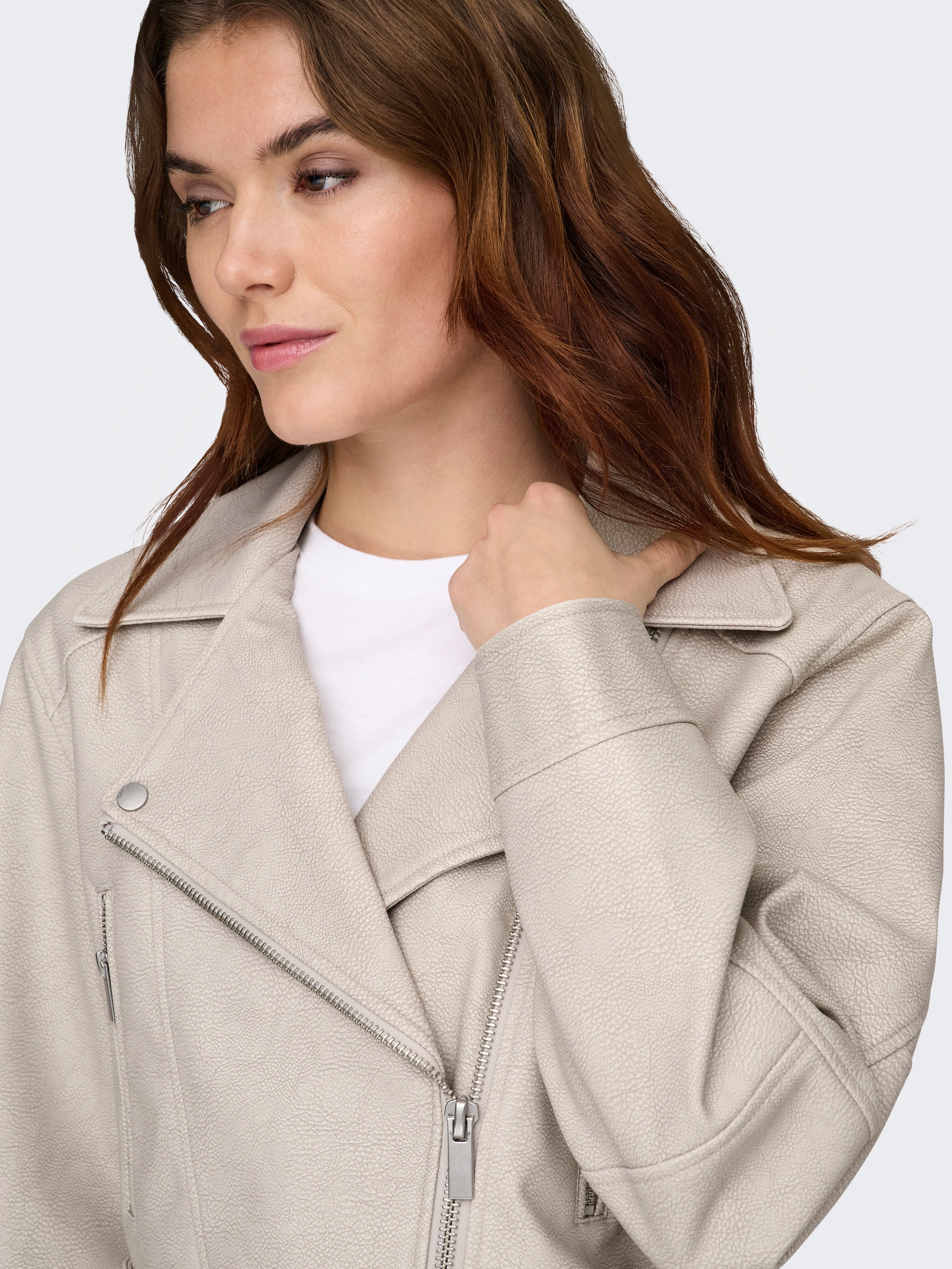 ONLY Veste en imitation cuir »ONLPAULINE FAUX LEATHER JACKET CC OTW« avec détails style biker