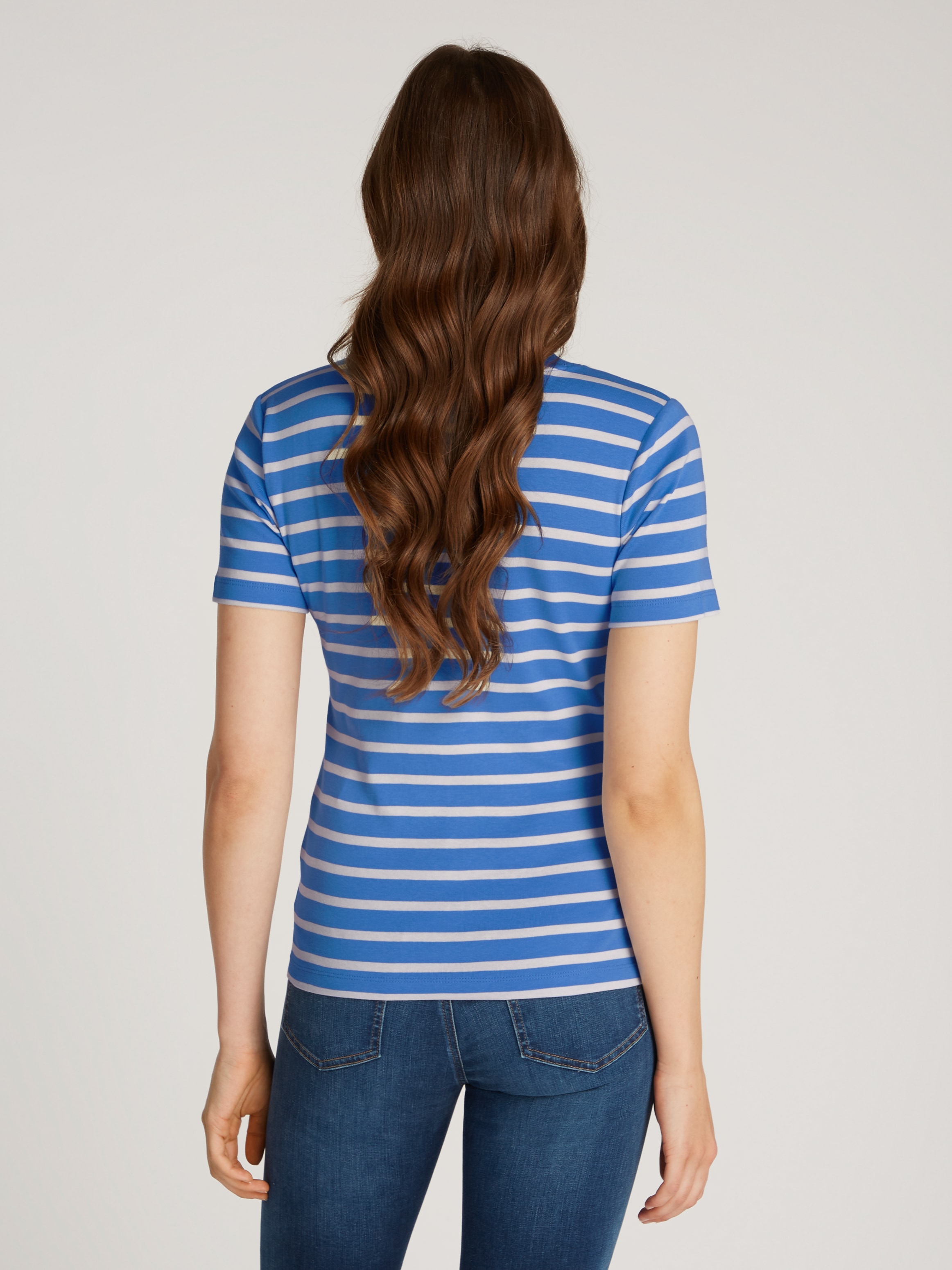 Tommy Hilfiger T-Shirt »SLIM CODY V-NK SS mit V-Ausschnitt und Streifen« Baumwolle, slim fit