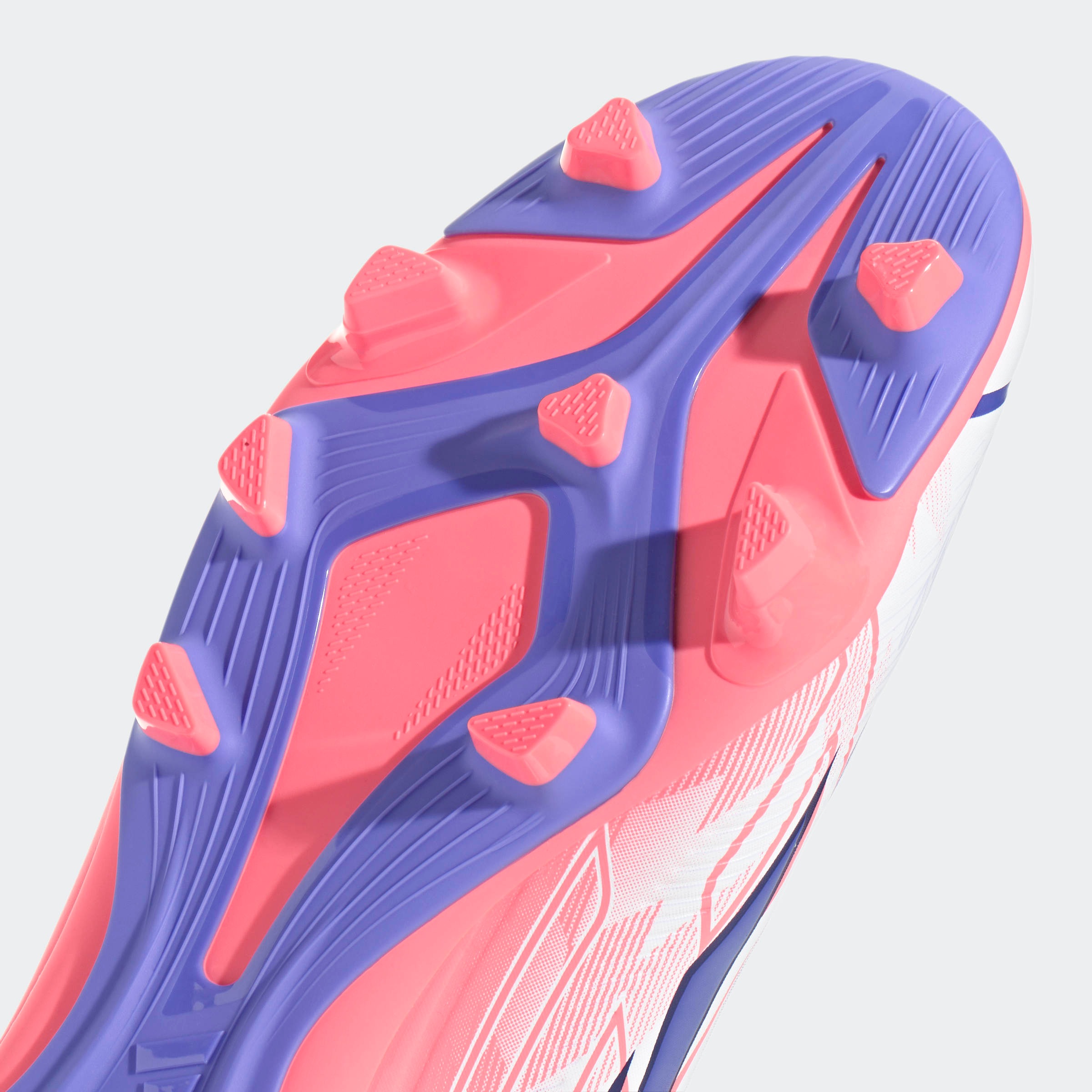 adidas Performance Chaussure de football »F50 HYPERFAST CLUB MID , FESTE / GEMISCHTE BÖDEN«  adapté à de nombreux types de sols