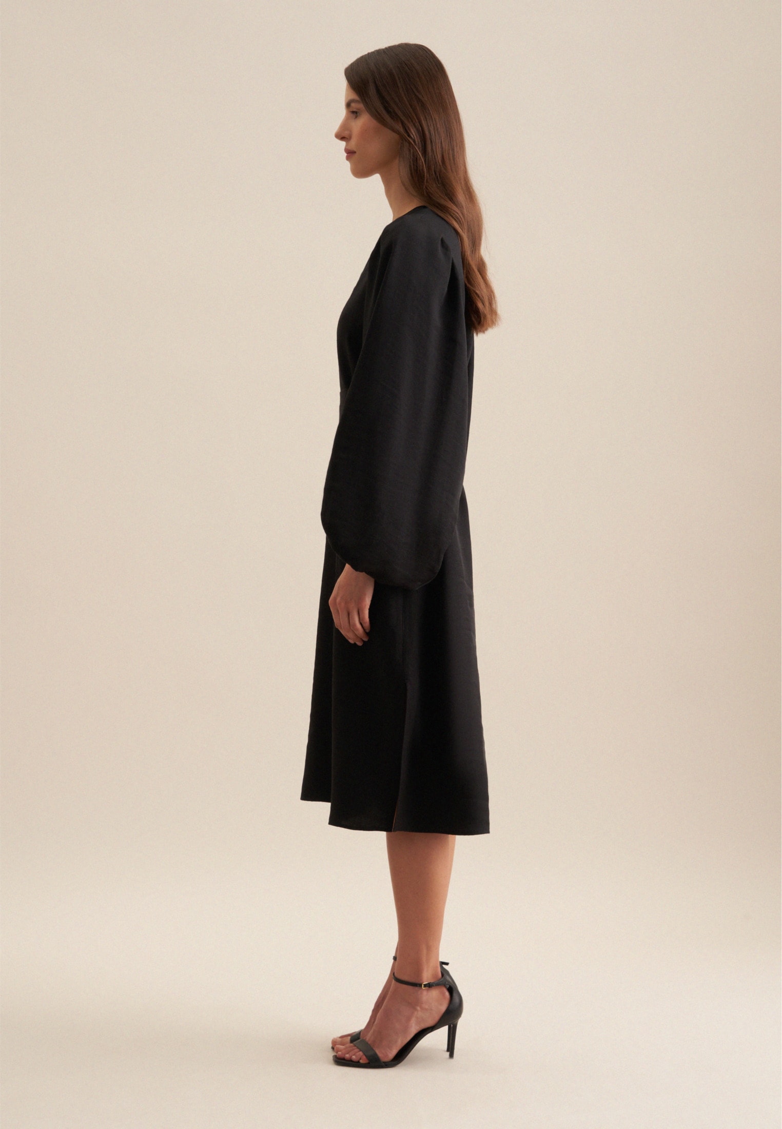 seidensticker Robe d'été »Schwarze Rose« col en V uni à manches longues