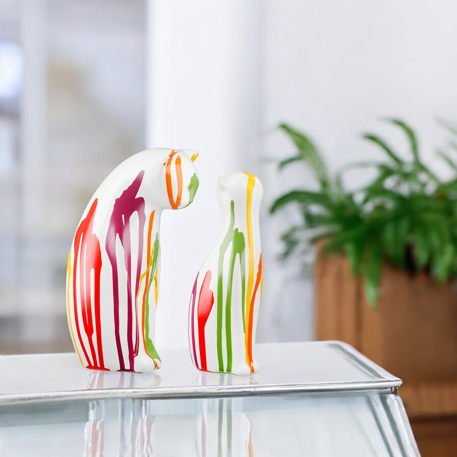 GILDE Skulptur »2tlg. Set Figur Katze Colori weiss« Tierfigur Wohnaccessoire Designkatze jugendliche farbenfrohe Deko
