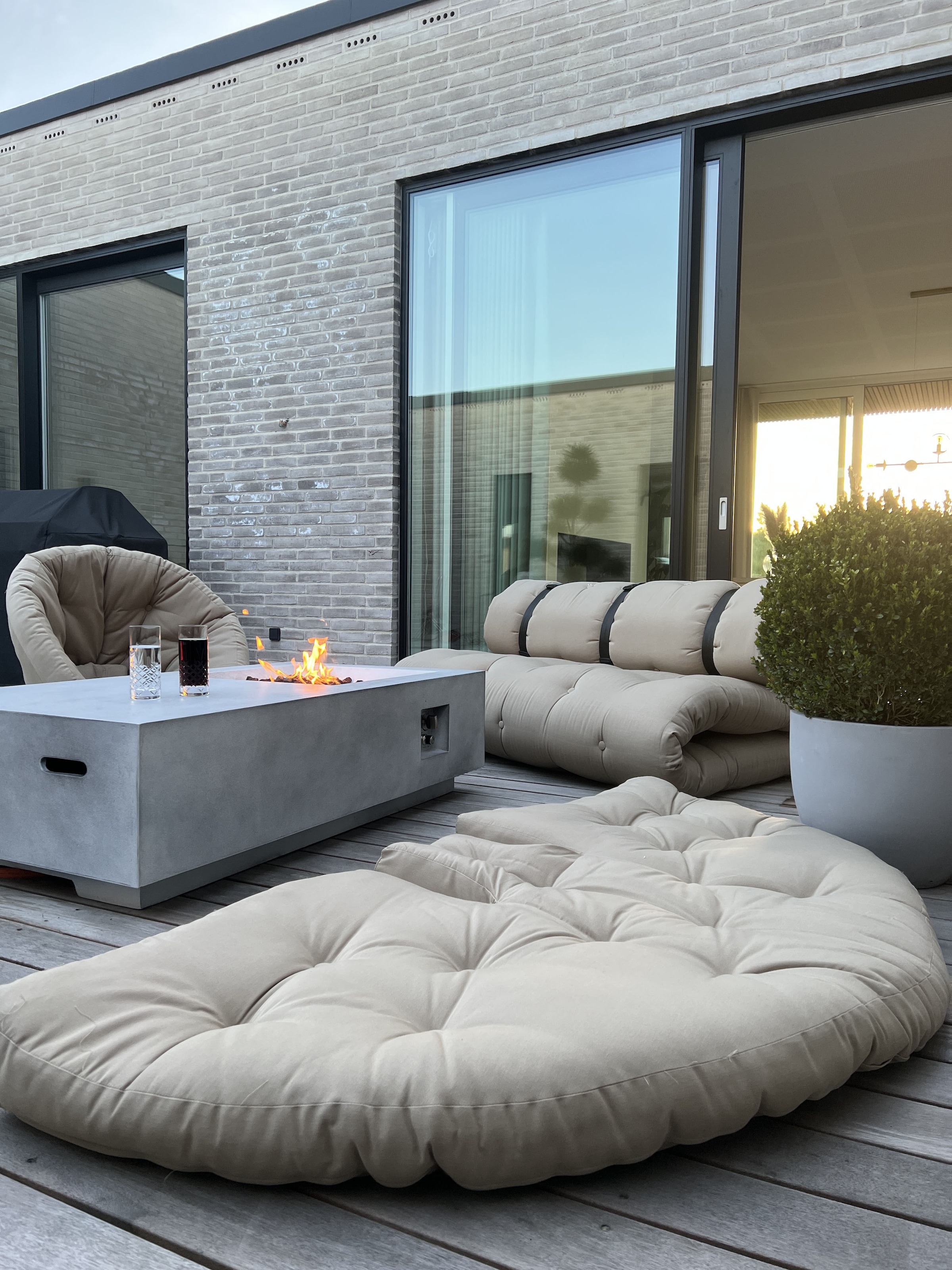 Karup Design Canapé de salon »BUCKLE-UP Sofa out™, Loungesofa in Schlafplatz verwandelbar« Convient pour l’extérieur, résistant à la saleté et à l’eau, fabriqué en Europe
