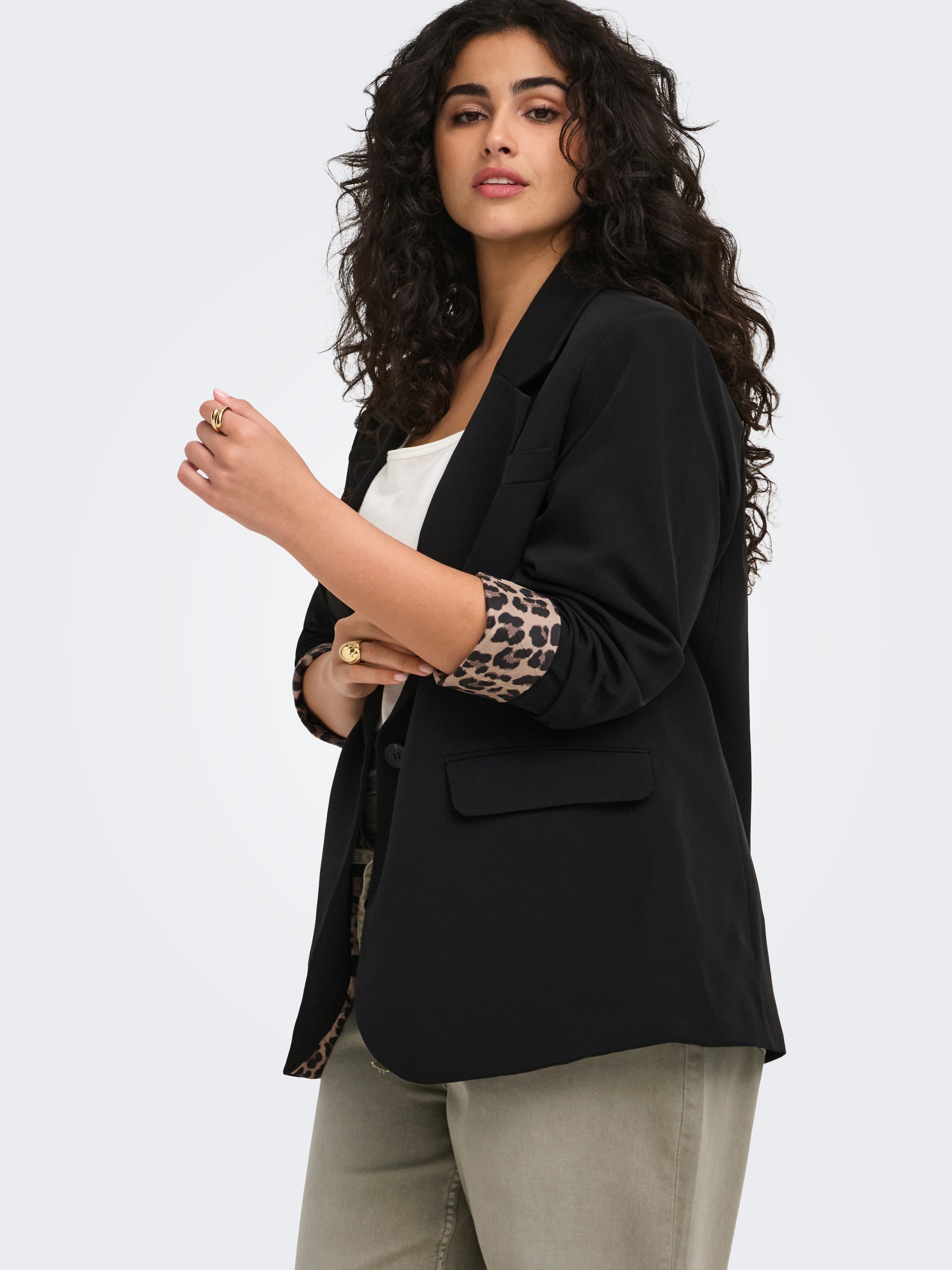 ONLY CARMAKOMA Blazer court »CARLANA-BERRY L/S REG BLAZER TLR« fibre synthétique