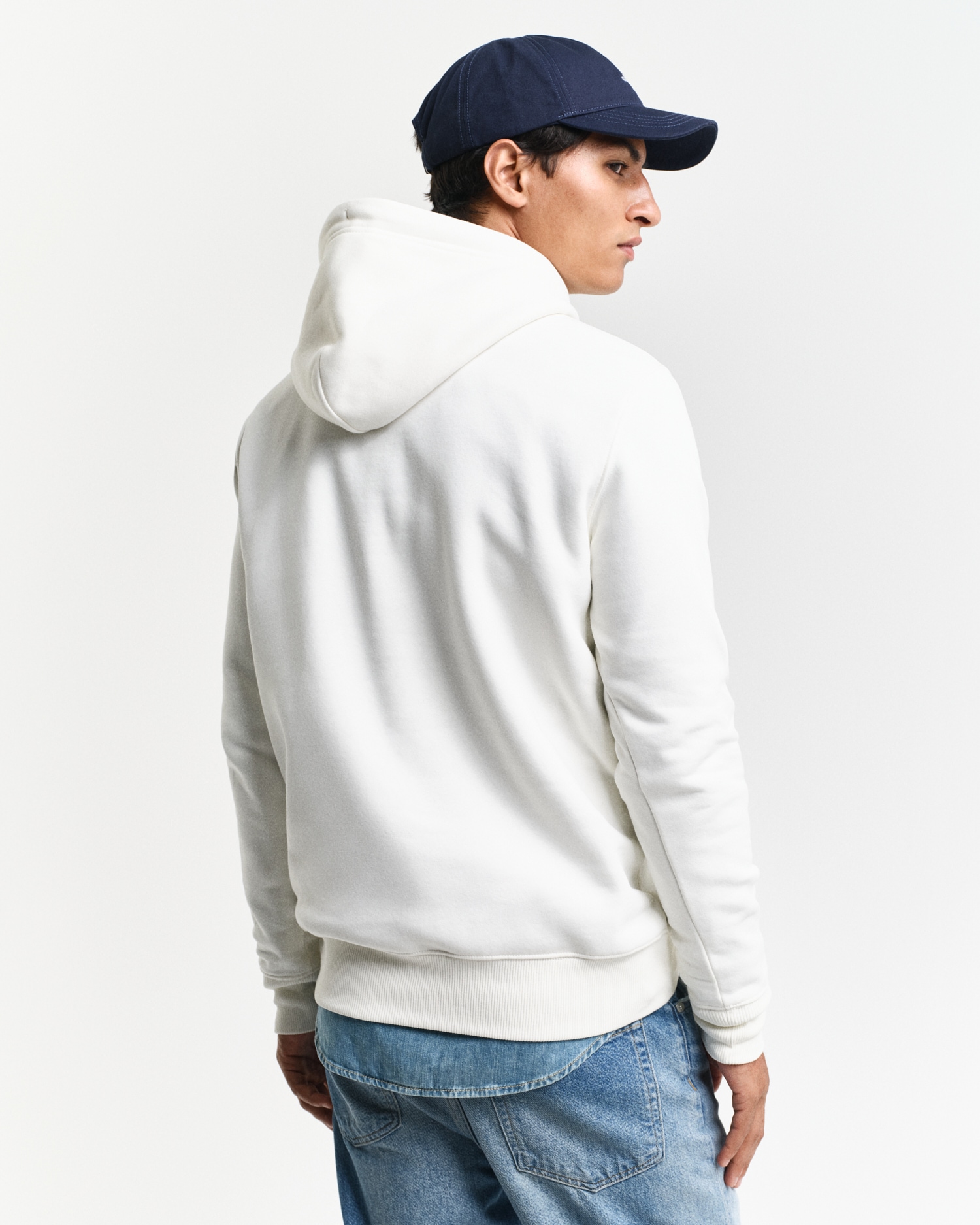 Gant Hoodie »REG SHIELD HOODIE«, avec broderie du logo sur la poitrine

