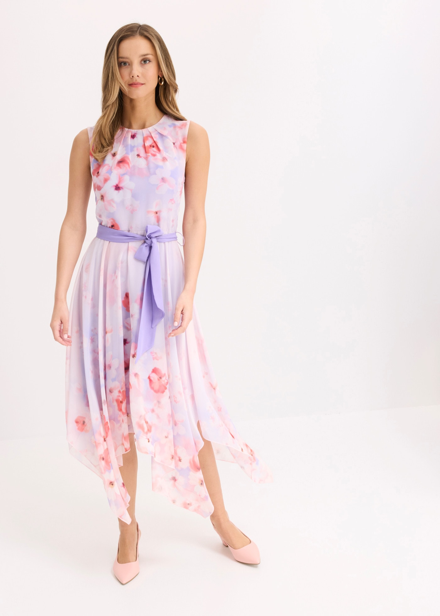 bonprix Robe en mousseline de soie ärmelloses Design, ausgestellte Passform, leichtes Chiffonmaterial