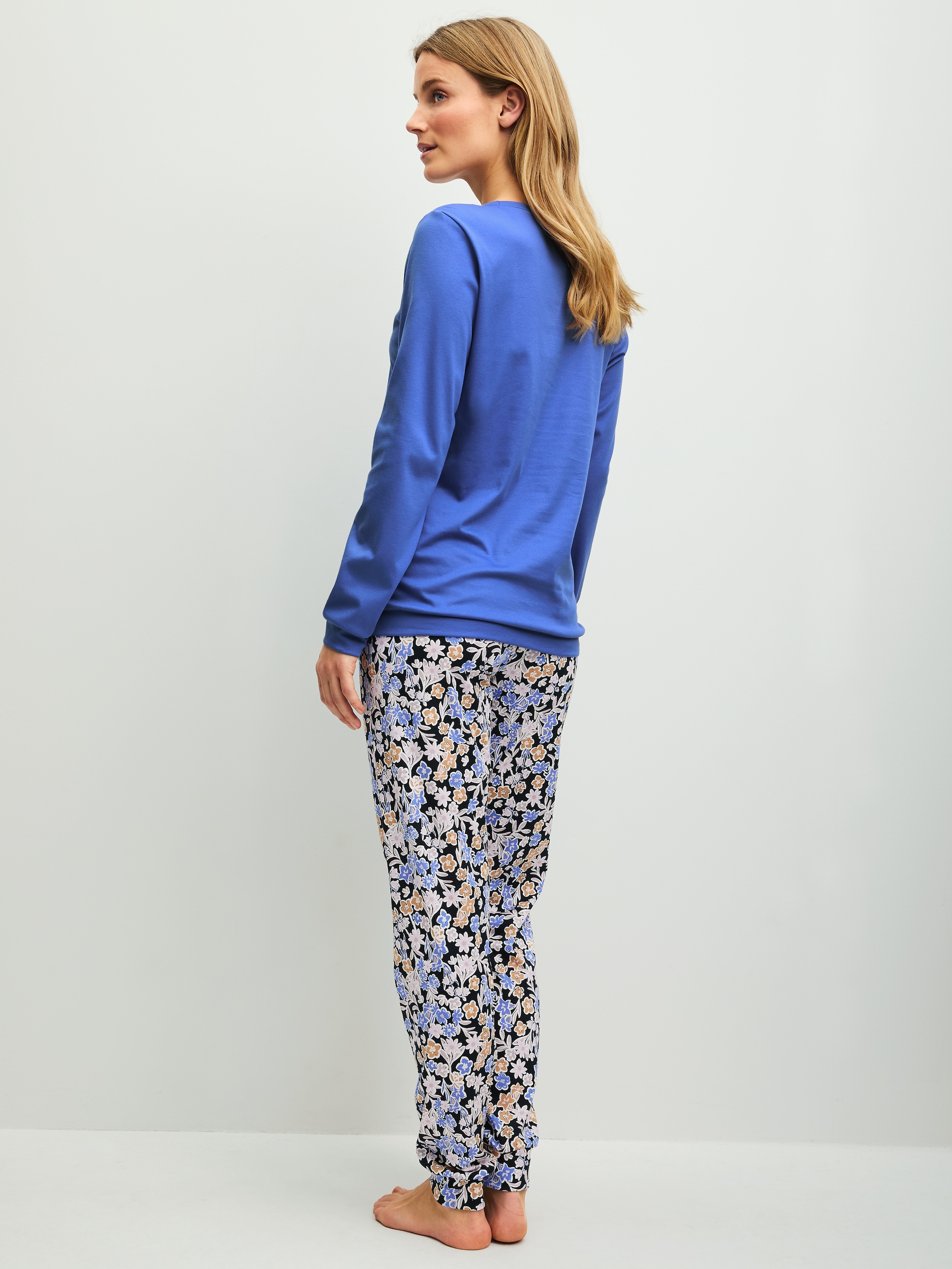 CALIDA Pyjama »Flower Dreams« 2 manches longues, col rond, qualité interlock, doux, confortable