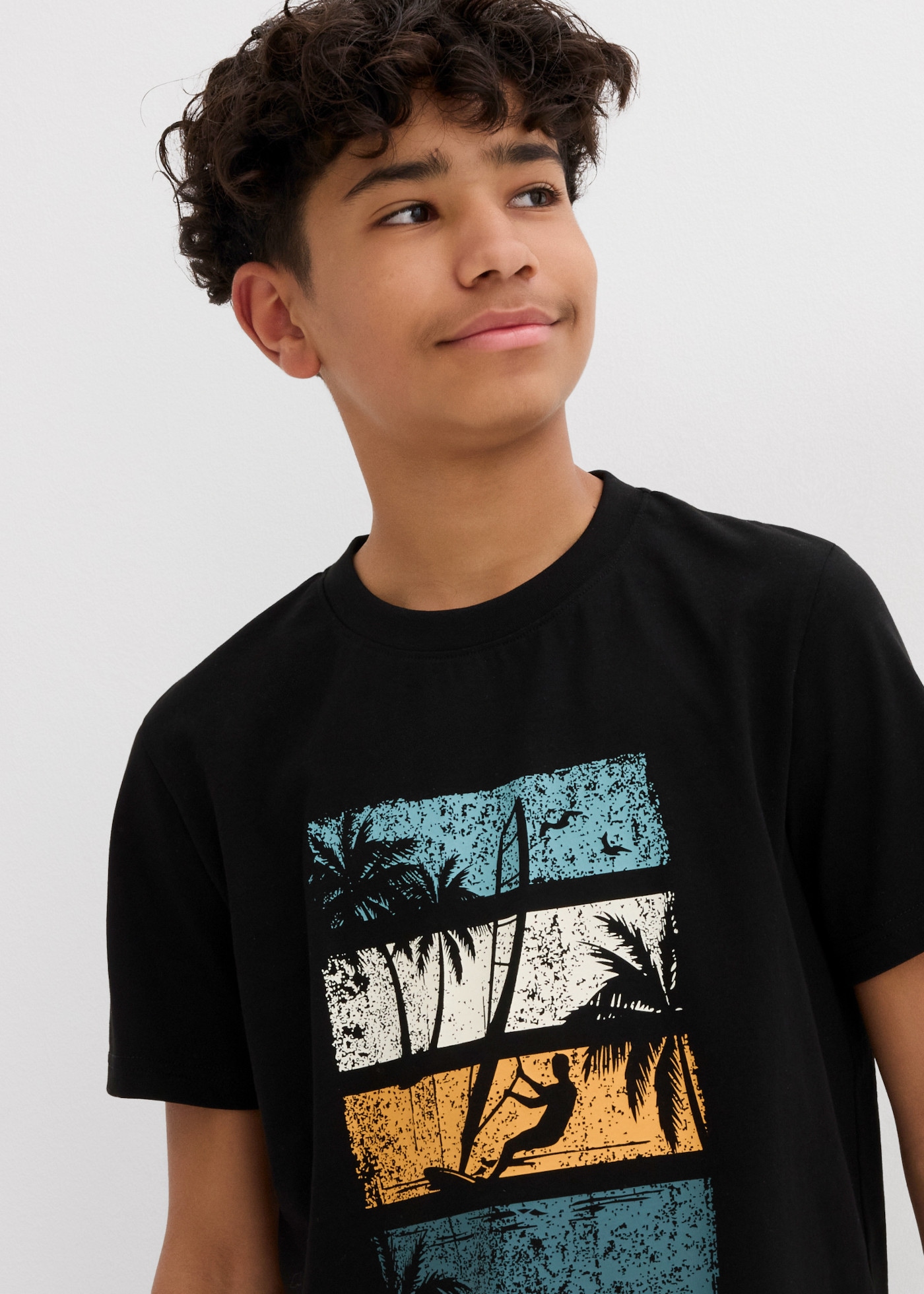 bonprix T-shirt en coton pur, avec imprimé tendance, manches courtes, coupe régulière