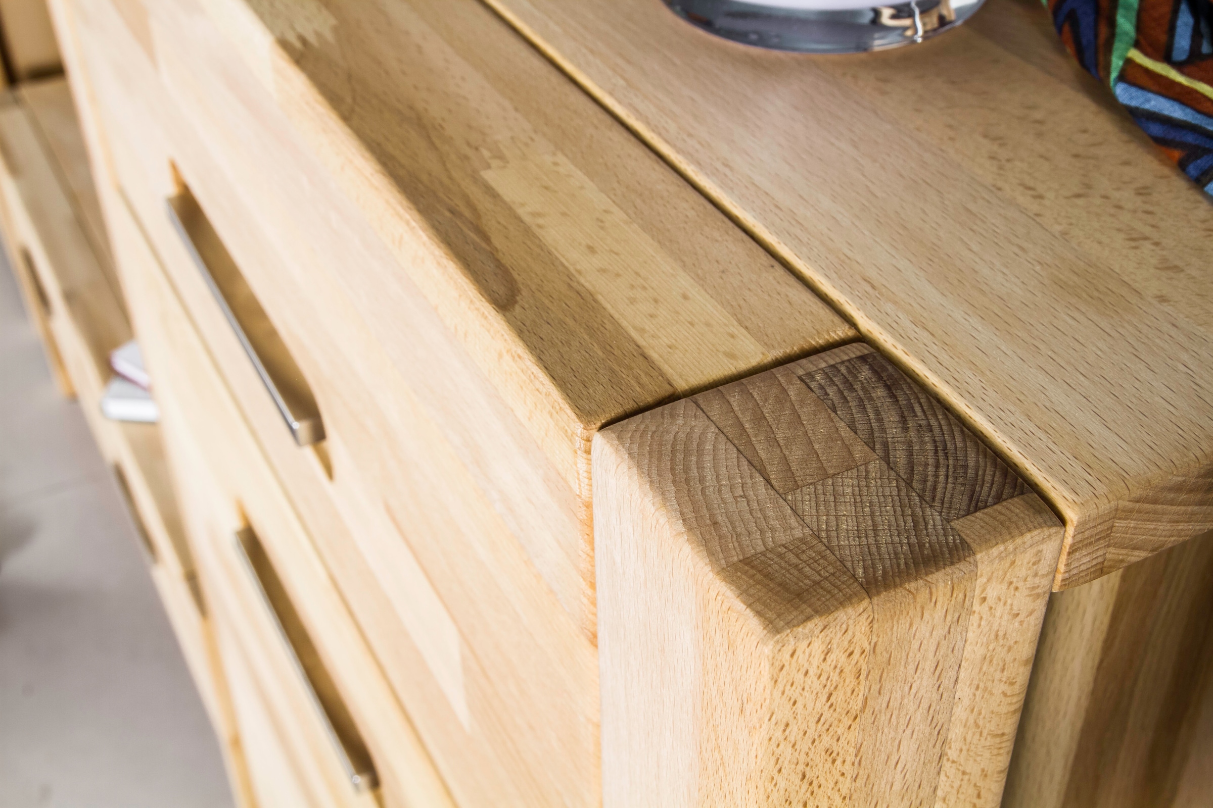 MCA living Garderobenschrank »Fenja Kommode, Schrank, Drehtürenschrank - Höhe 112 cm« 1 Stk. tlg. Massivholz, Kernbuche, 1 Tür, 1 Schubkasten, Breite 66 cm