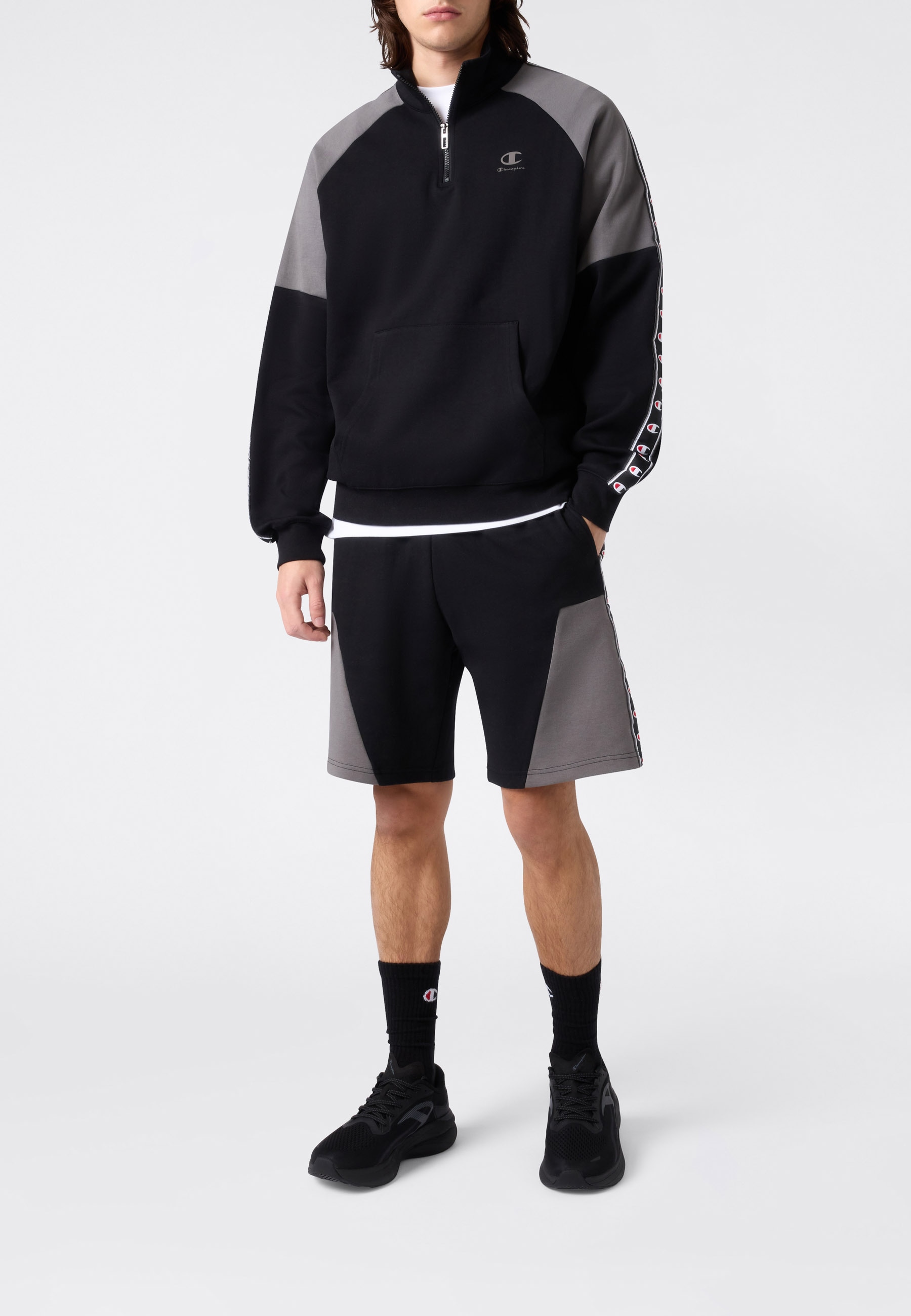 Champion Sweatshirt »Sports-inspired Interlock Half Zip Sweatshirt with Tape detailing«, 1 pièces komfortabler Schnitt, sportlicher Stil, Rundhalsausschnitt
