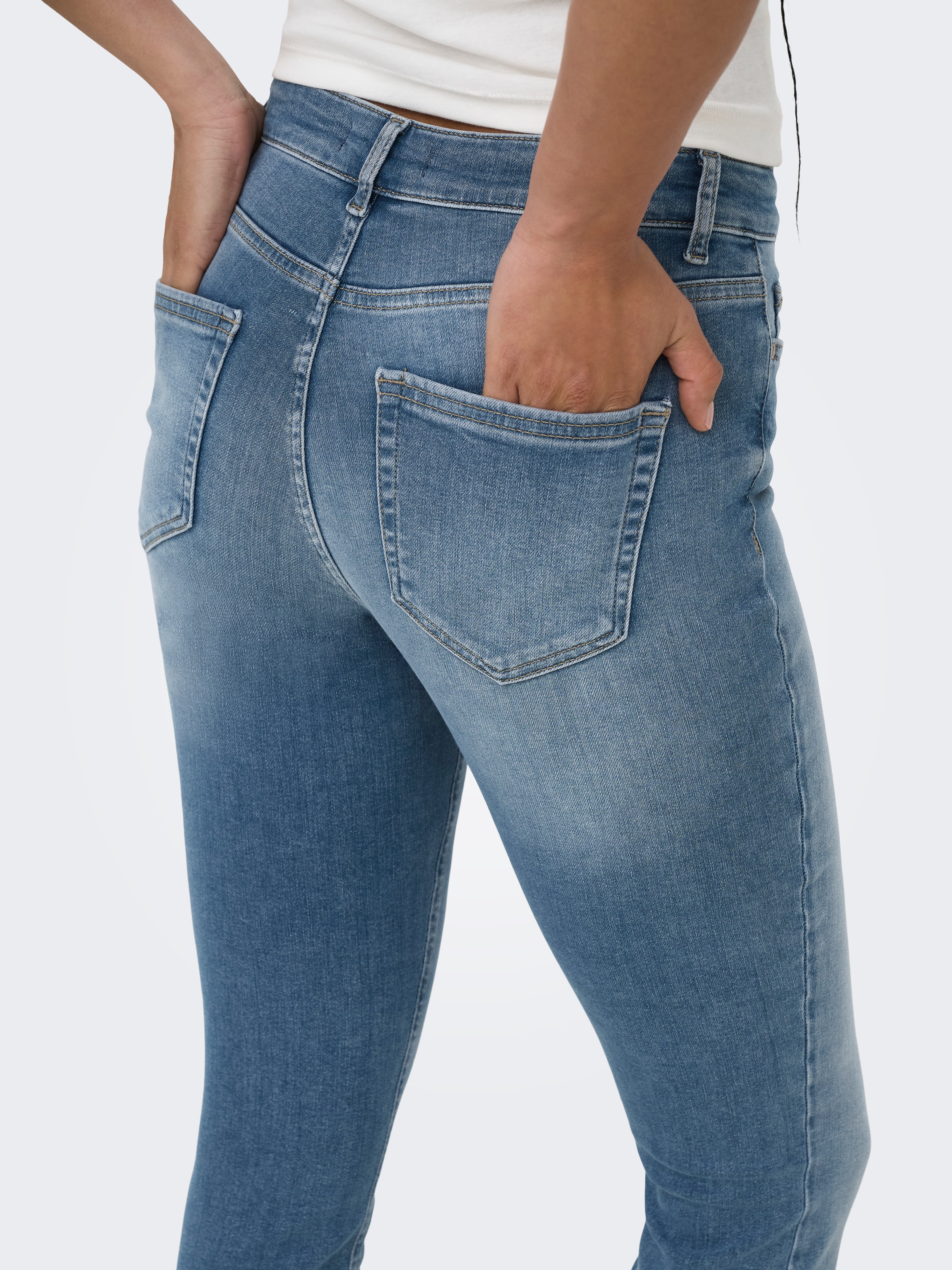 ONLY Jeans skinny »ONLBLUSH MID SK ANK RW DNM REA363« mélange de coton, coupe skinny