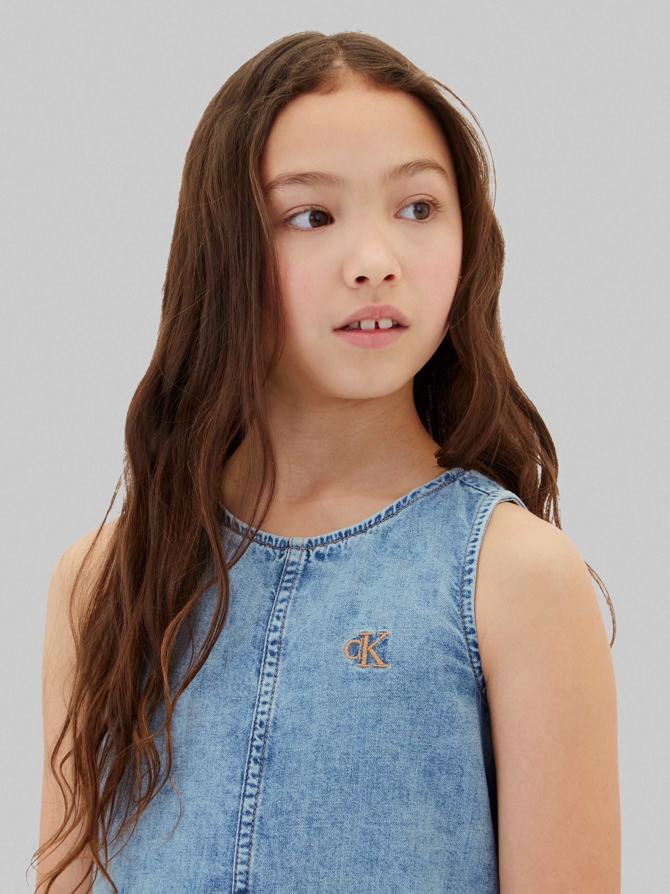 Calvin Klein Jeans Jeanskleid »DENIM SLEEVELESS DRESS« Eingrifftaschen Regular fit für Kinder mit Rundhalsausschnitt