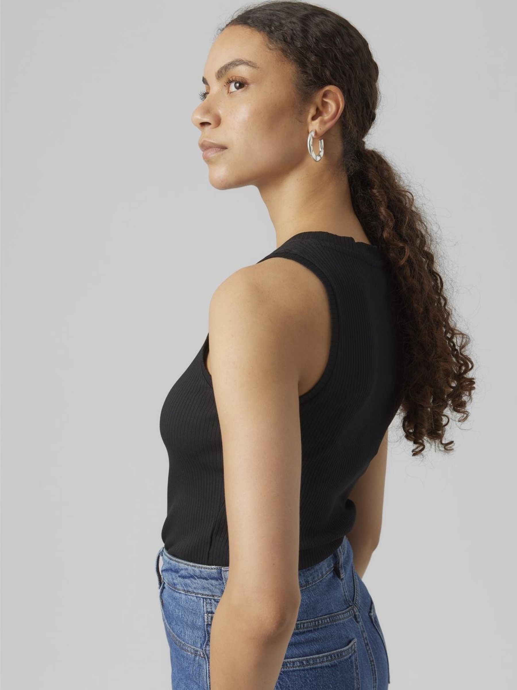 Vero Moda Tanktop »VMLAVENDER SL TOP VMA JRS NOOS« mit Rundhalsausschnitt