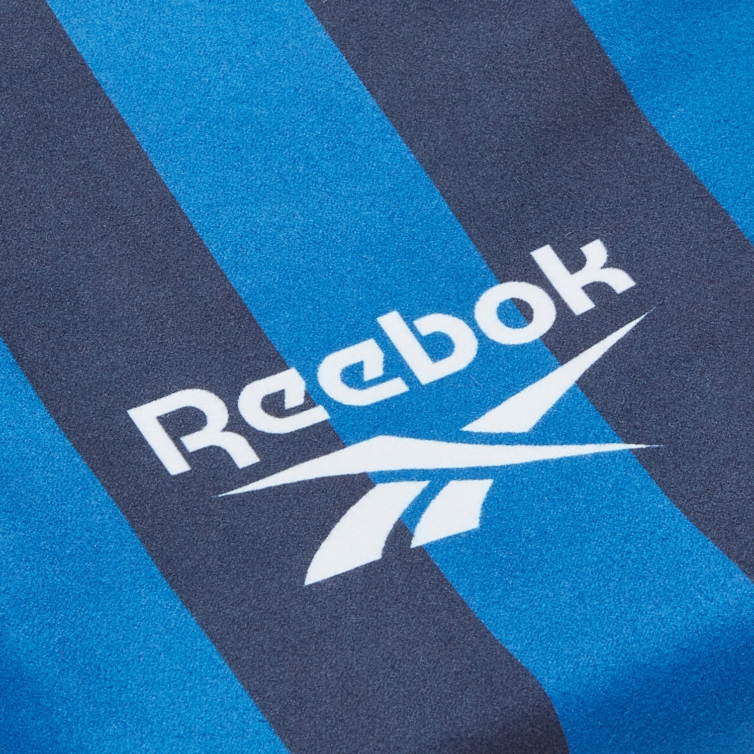 Reebok Serviette de sport en éponge velours