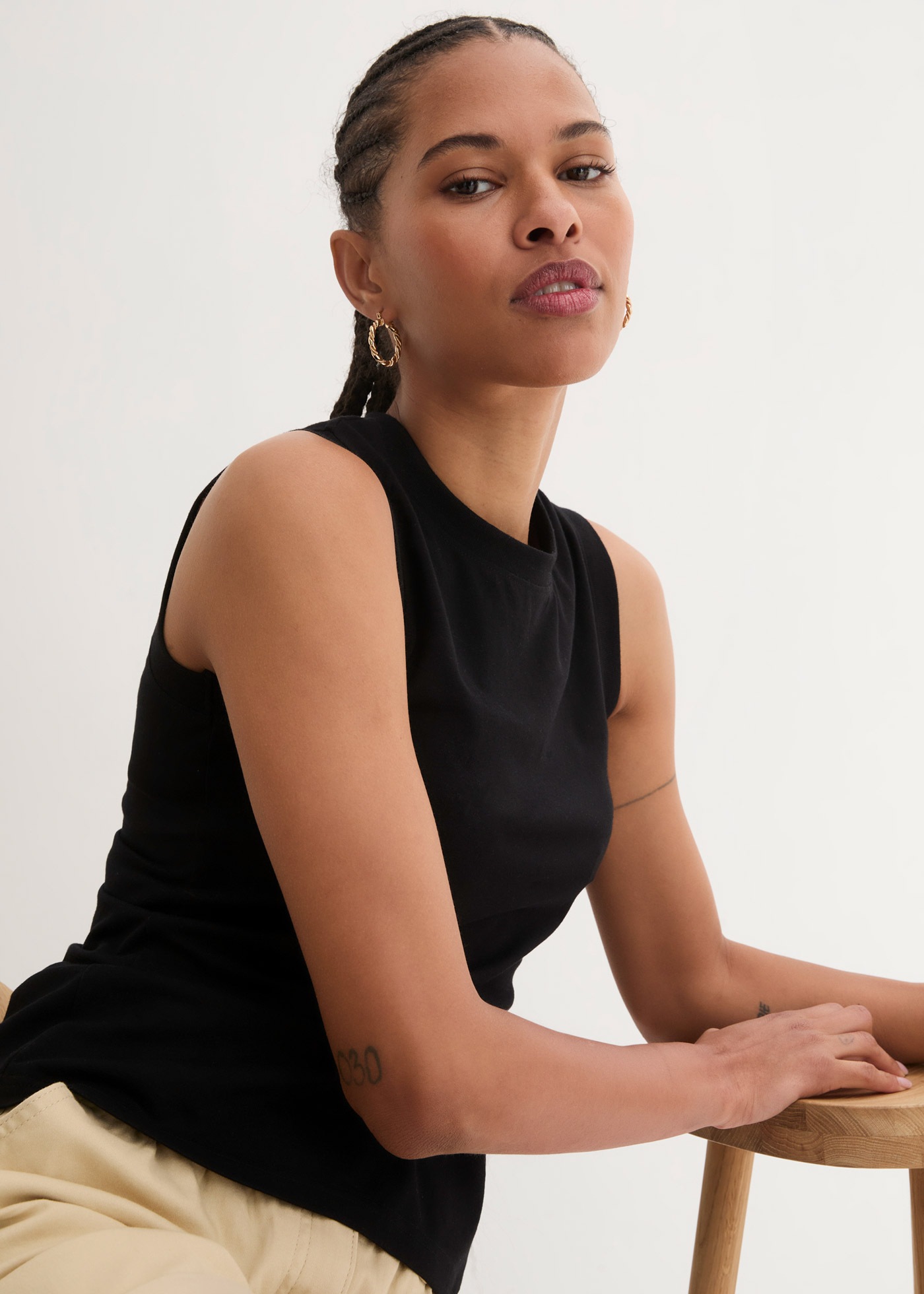 bonprix Shirttop »Tanktop mit reiner Baumwolle« schmale Passform, hochgeschlossener Ausschnitt, ärmellos