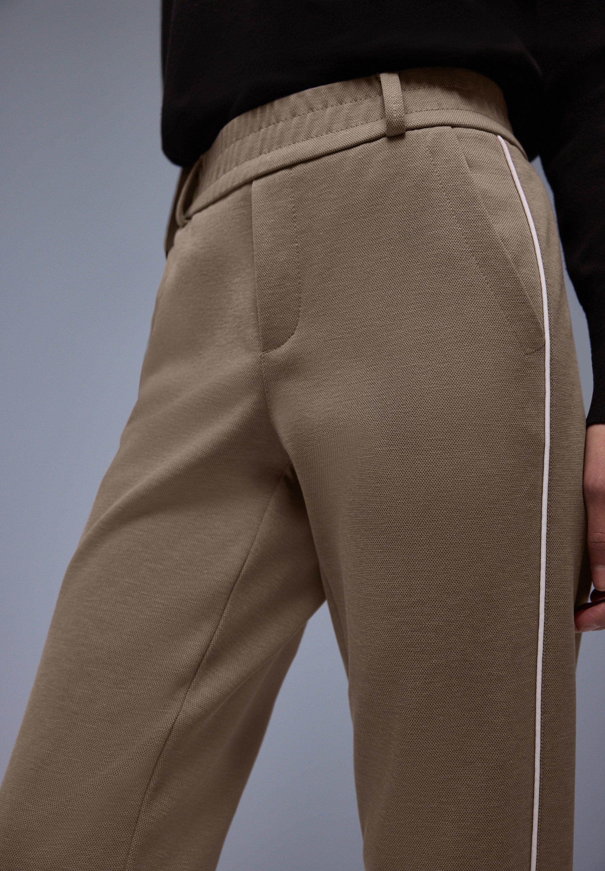STREET ONE Stoffhose »Style Bonny Piqué«  mit Tape-Detail