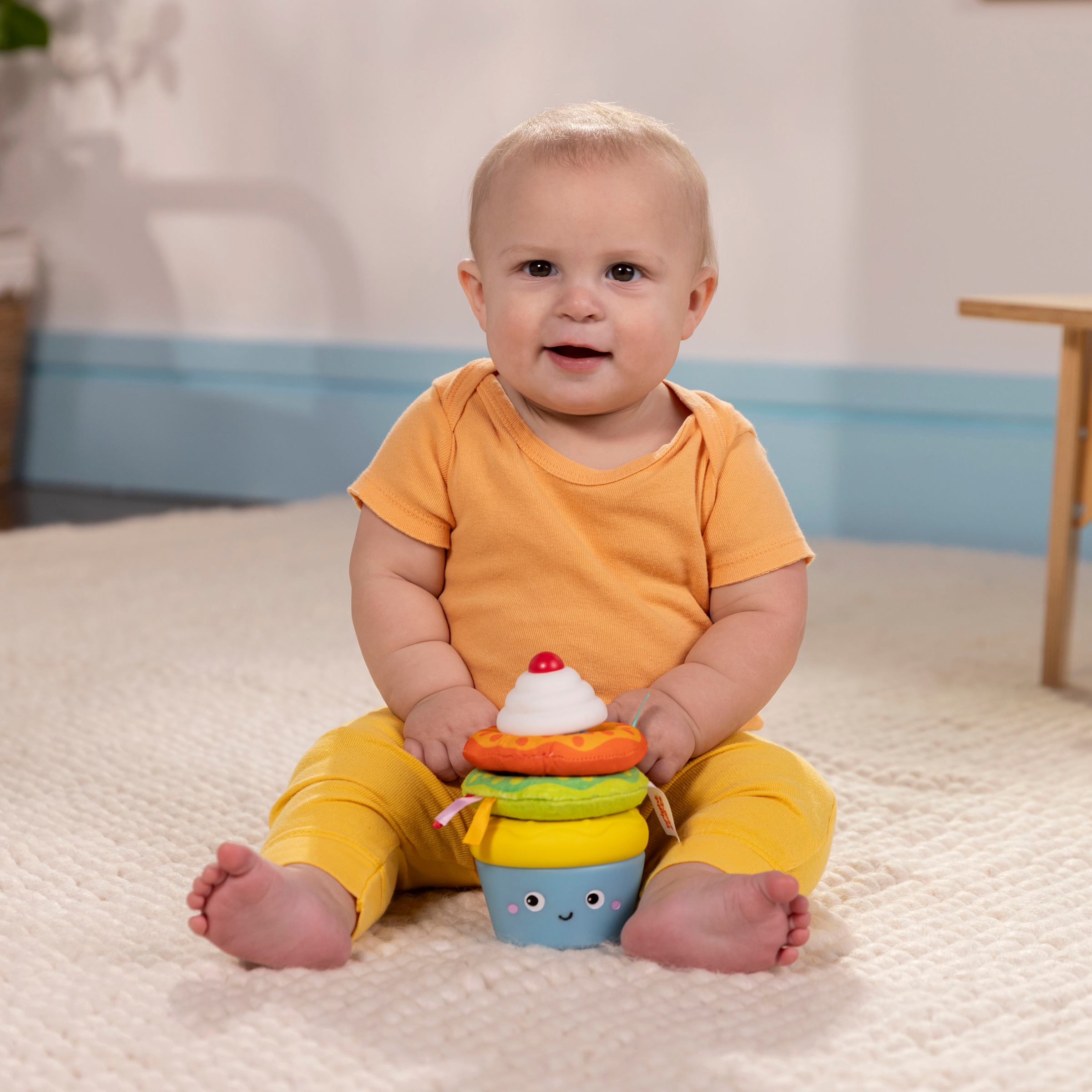 Bright Starts Stapelspielzeug »Cupcake Tower Stacking Toy with Teether«