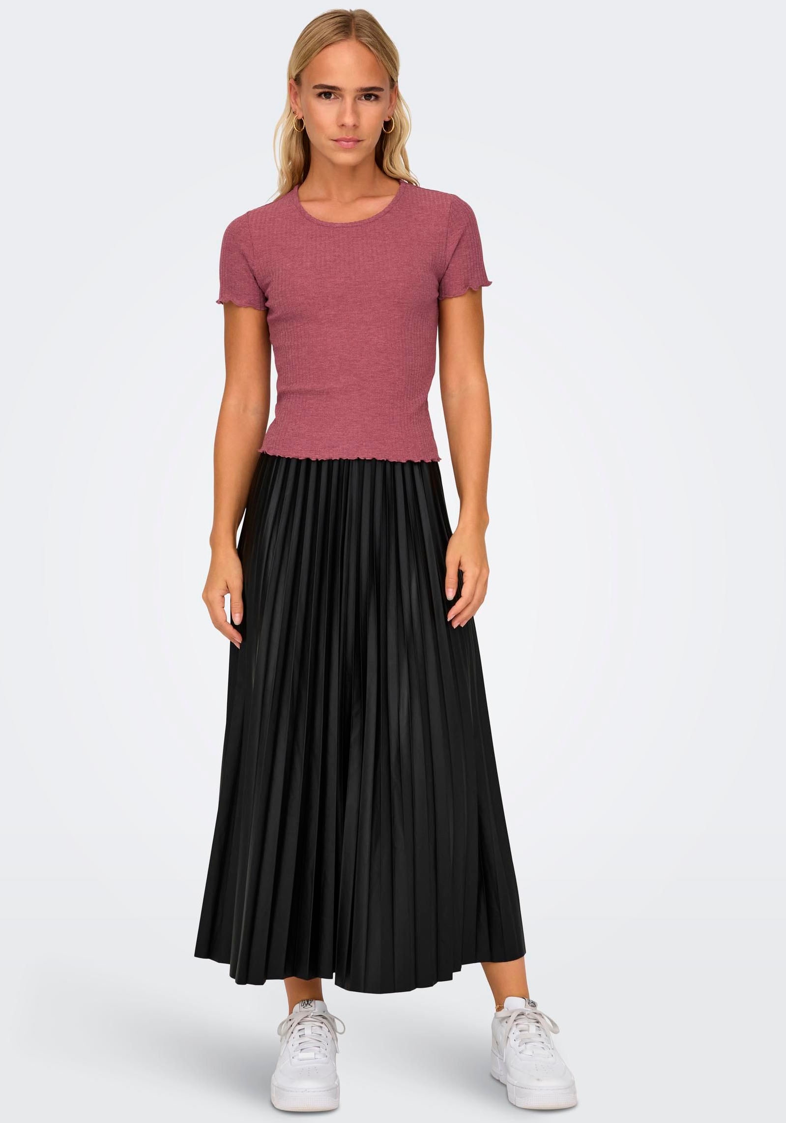 ONLY Shirt à col rond »ONLEMMA S/S SHORT TOP NOOS JRS« col rond, tendance, coupe régulière, bord ondulé, uni