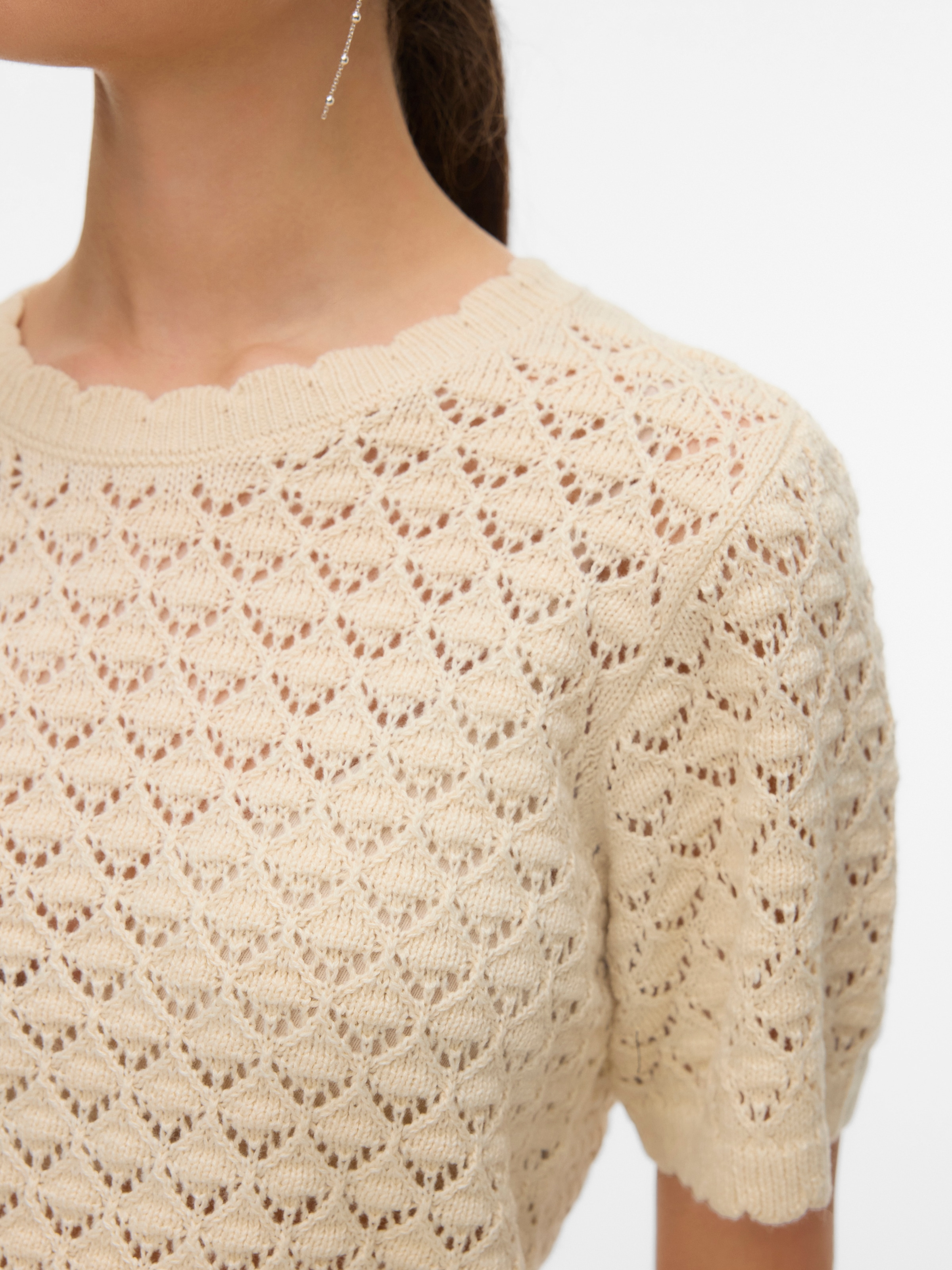 Vero Moda Top en tricot »VMJAQUELINE SS O-NECK TOP BOO« mit zartem Muster