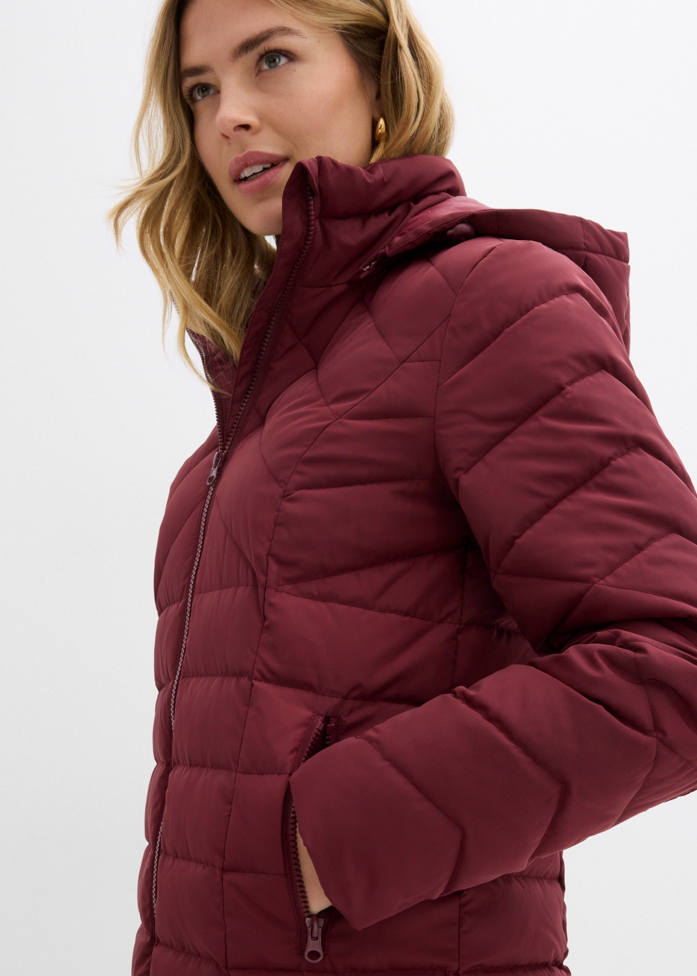 bonprix Veste matelassée pour adultes, coupe sportive, doublé, avec capuche